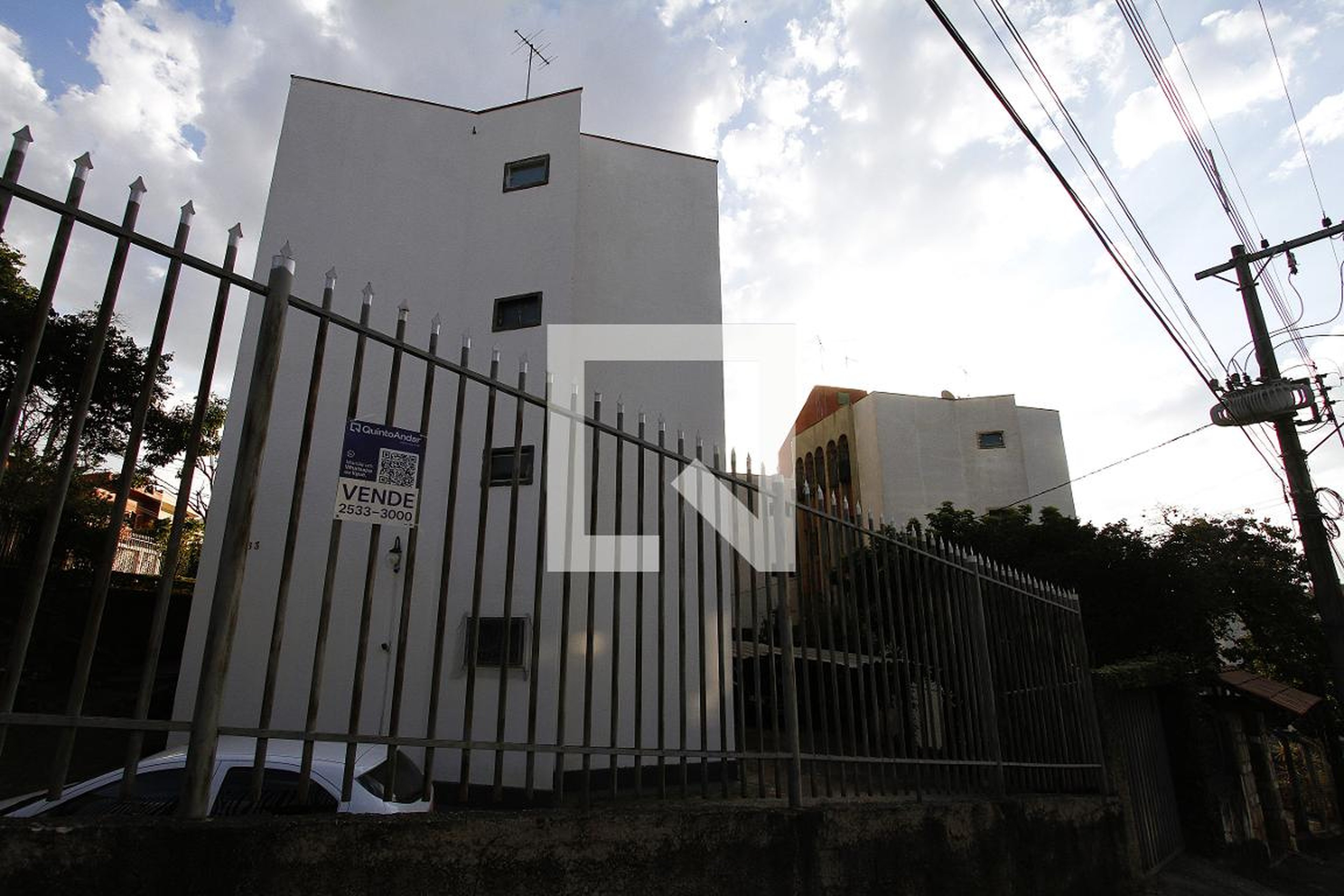 Fachada do Prédio Condomínio em Rua dos Bandolins, 363