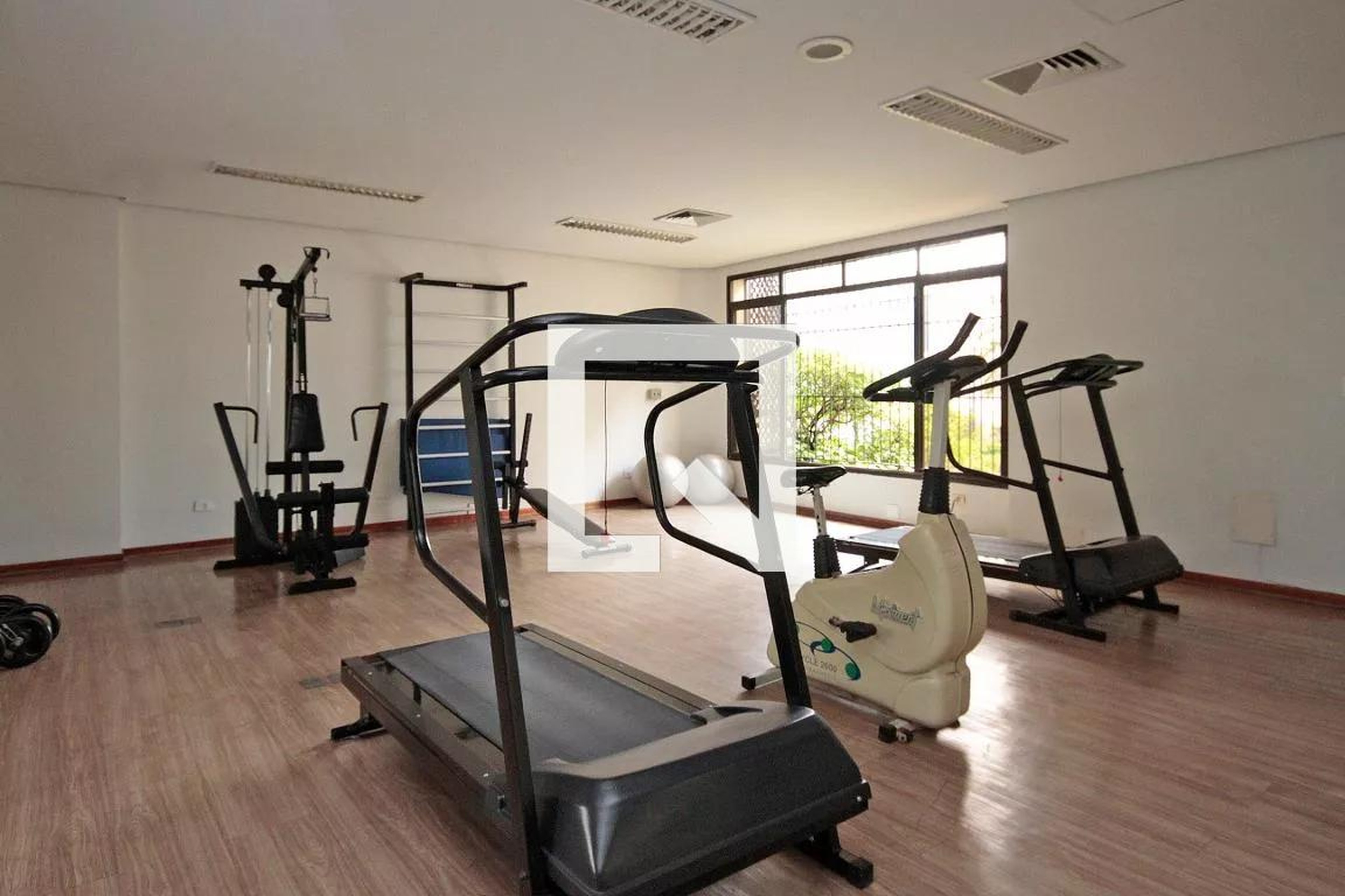 Academia - Champ's Elysees