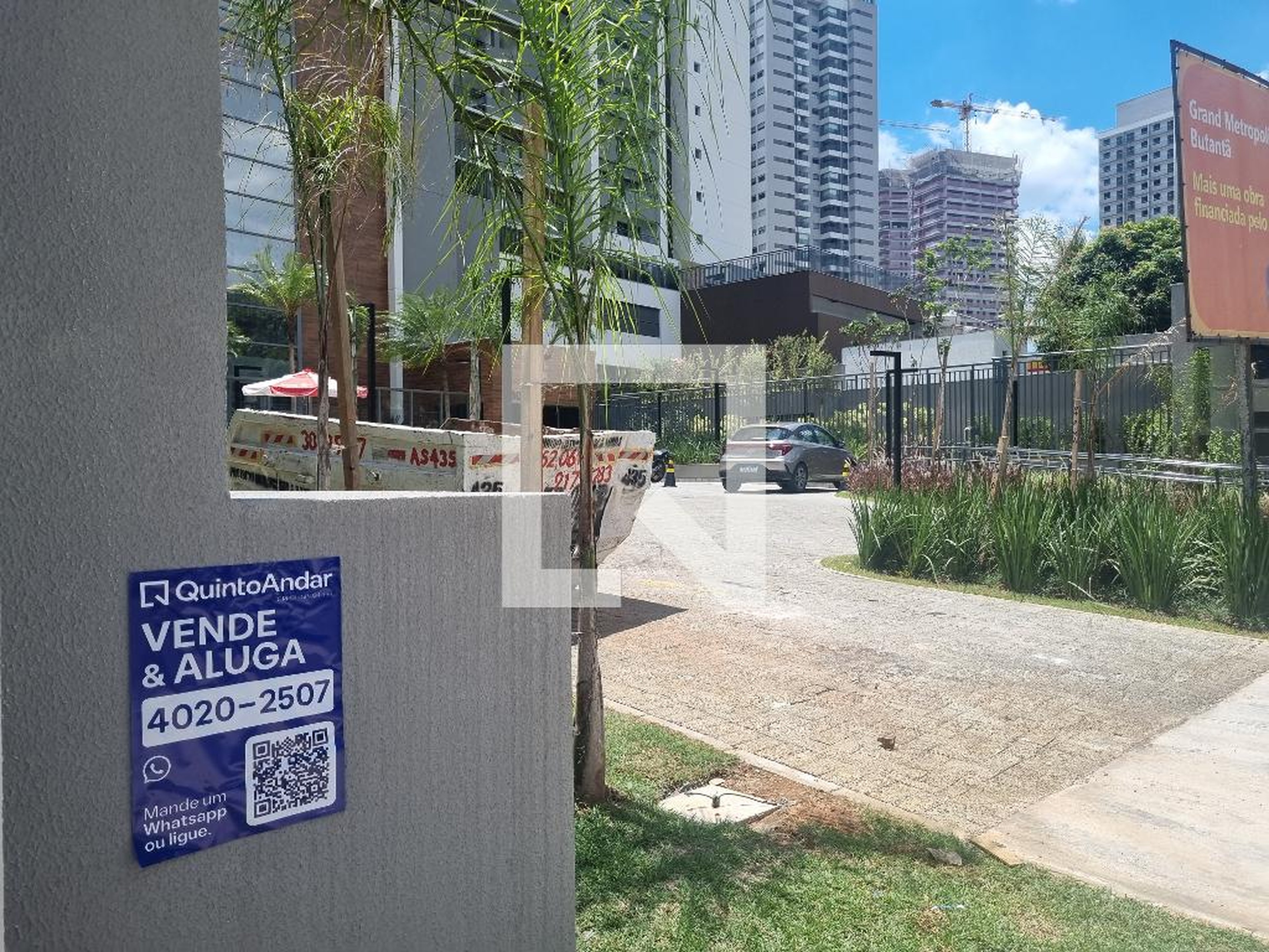 Fachada Condomínio em Rua Dráusio, 430