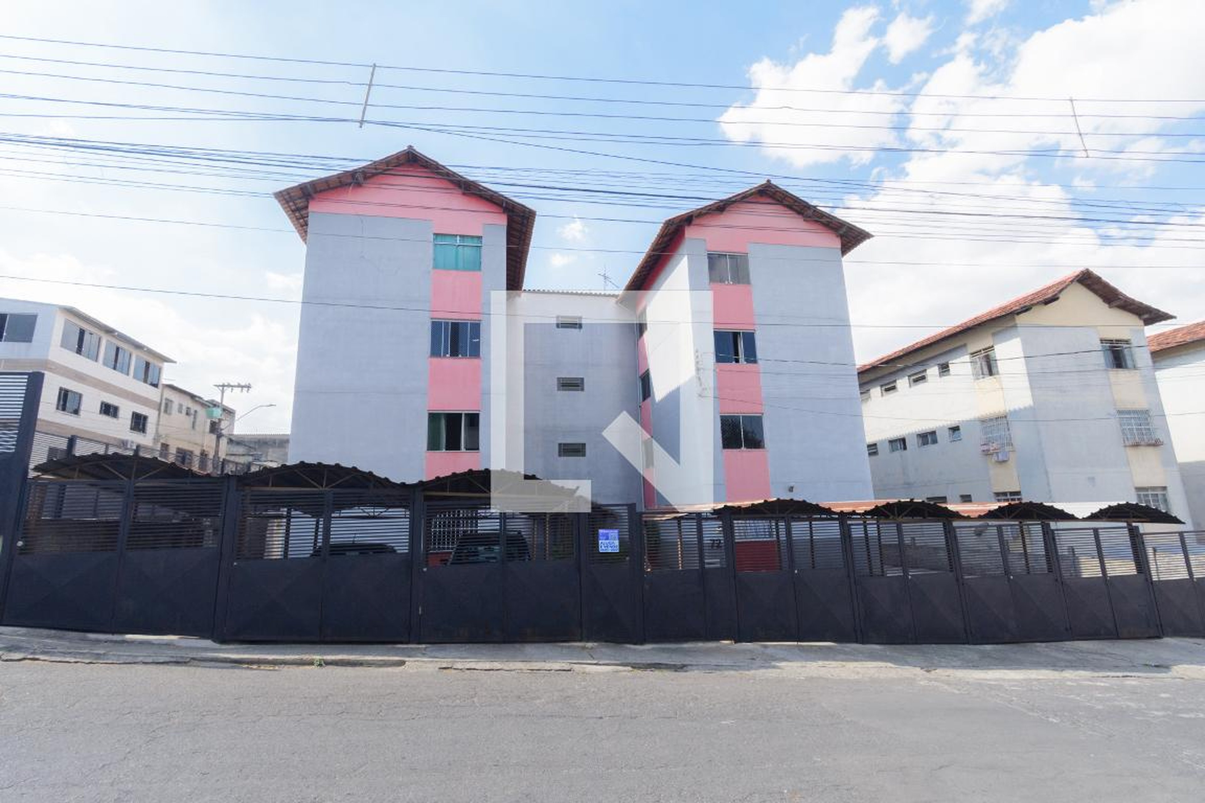 Fachada Condomínio em Rua Gervásio da Silva, 72