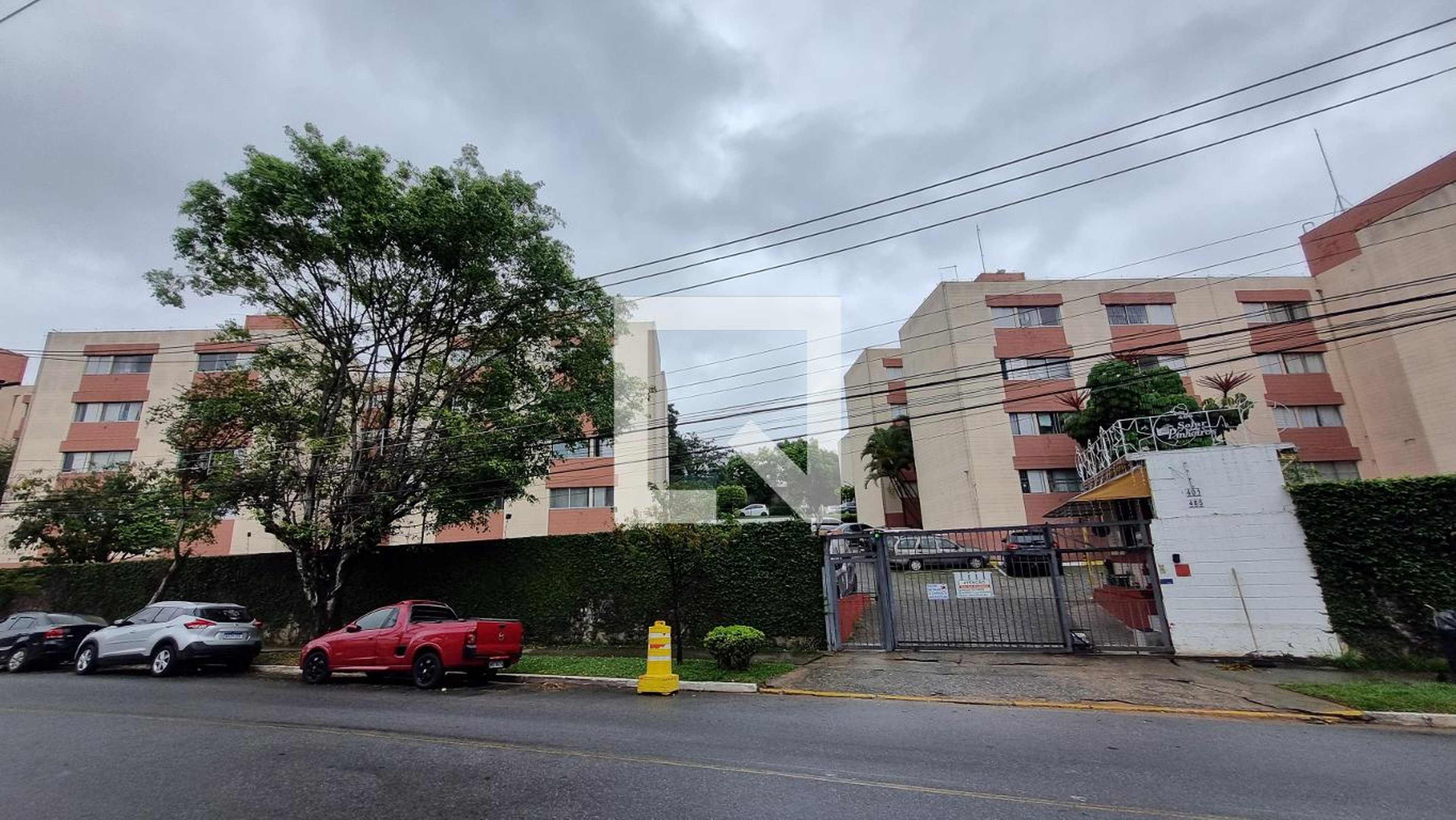 Fachada Condomínio Solar dos Pinheiros