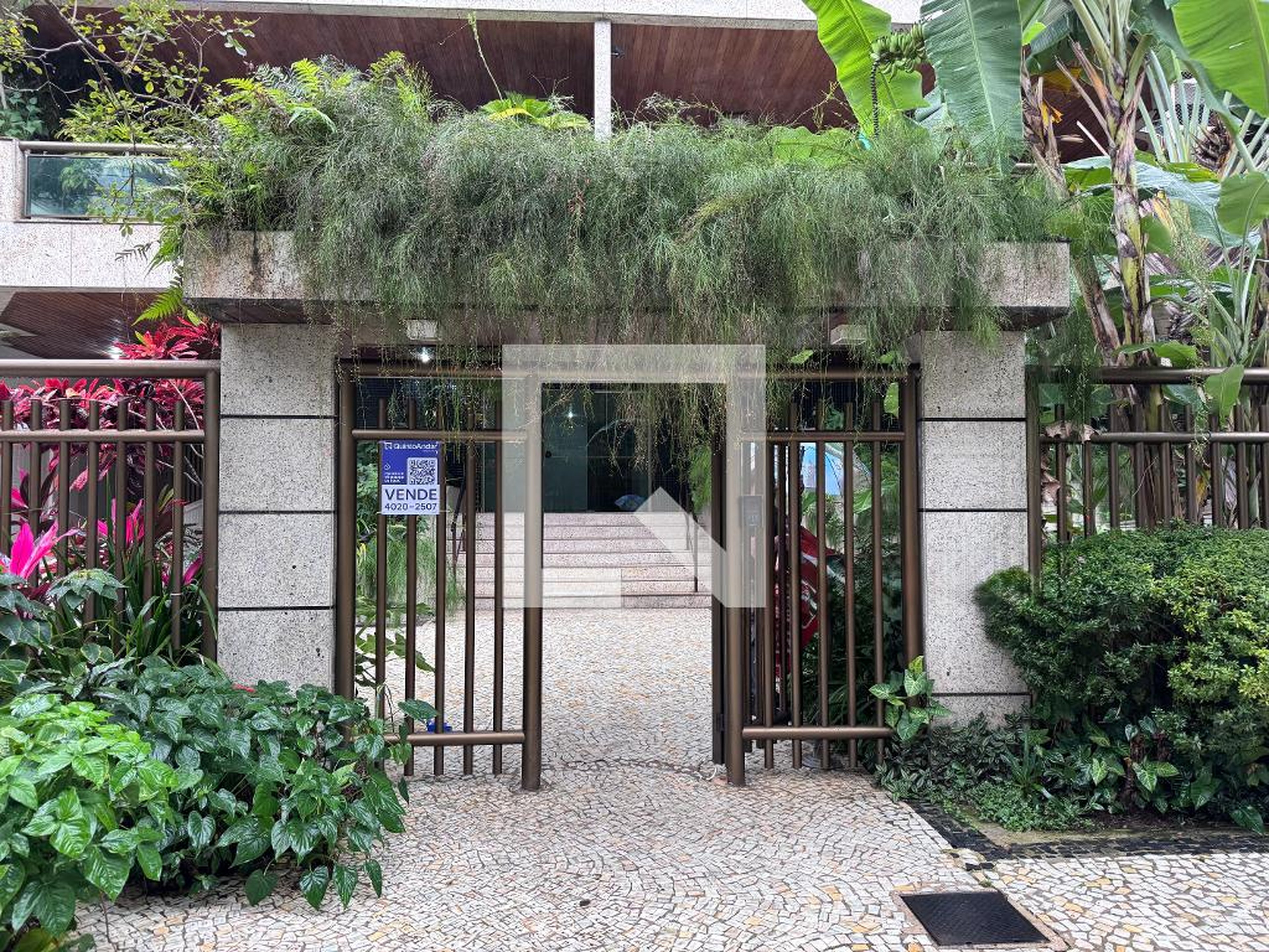 Fachada Condomínio em Rua Almirante Ary Rongel, 1289