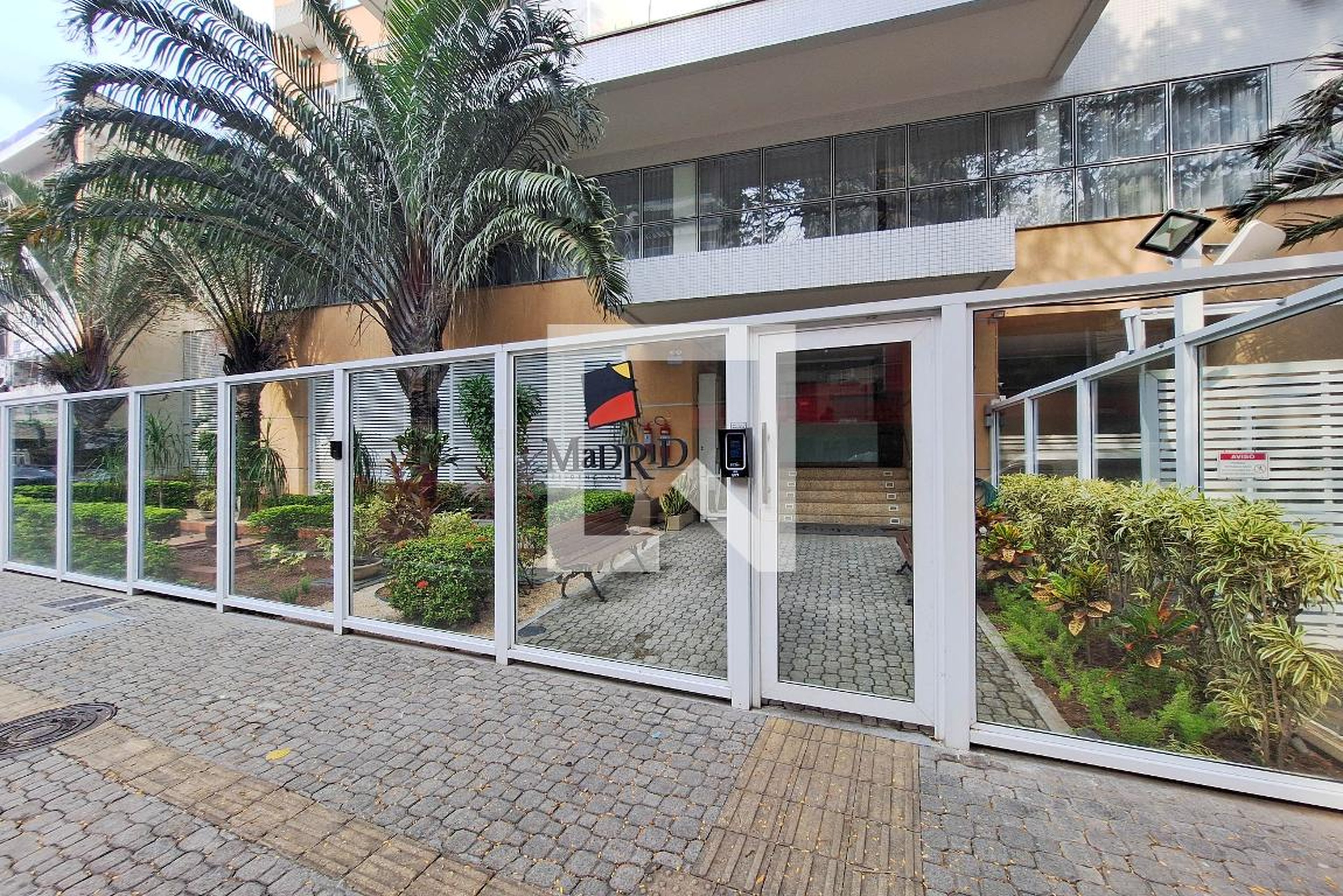 Fachada Condomínio Madrid Residencial