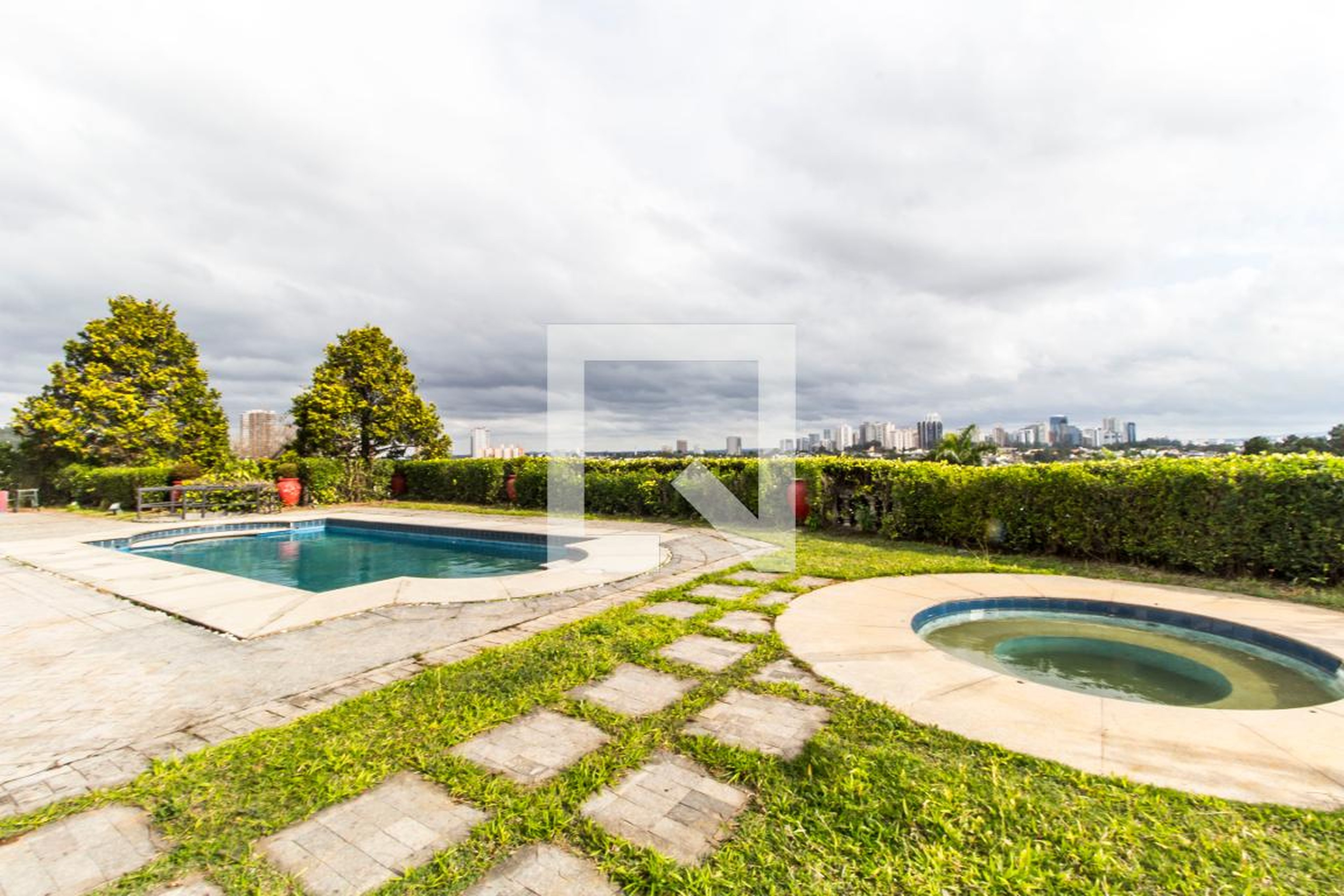 Piscina - Alphaville Residencial 0