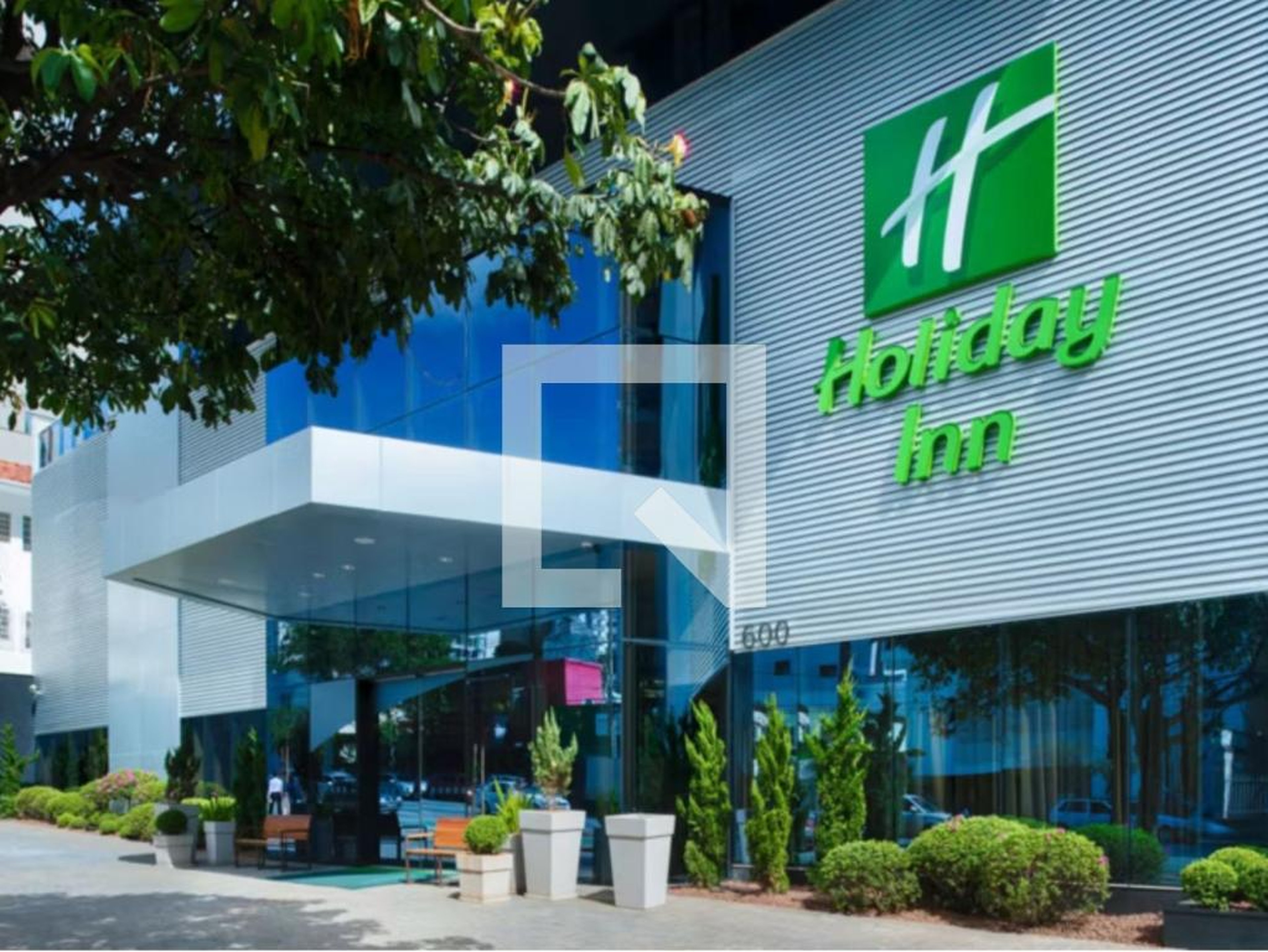 Fachada Edifício Vivaldi Moreira