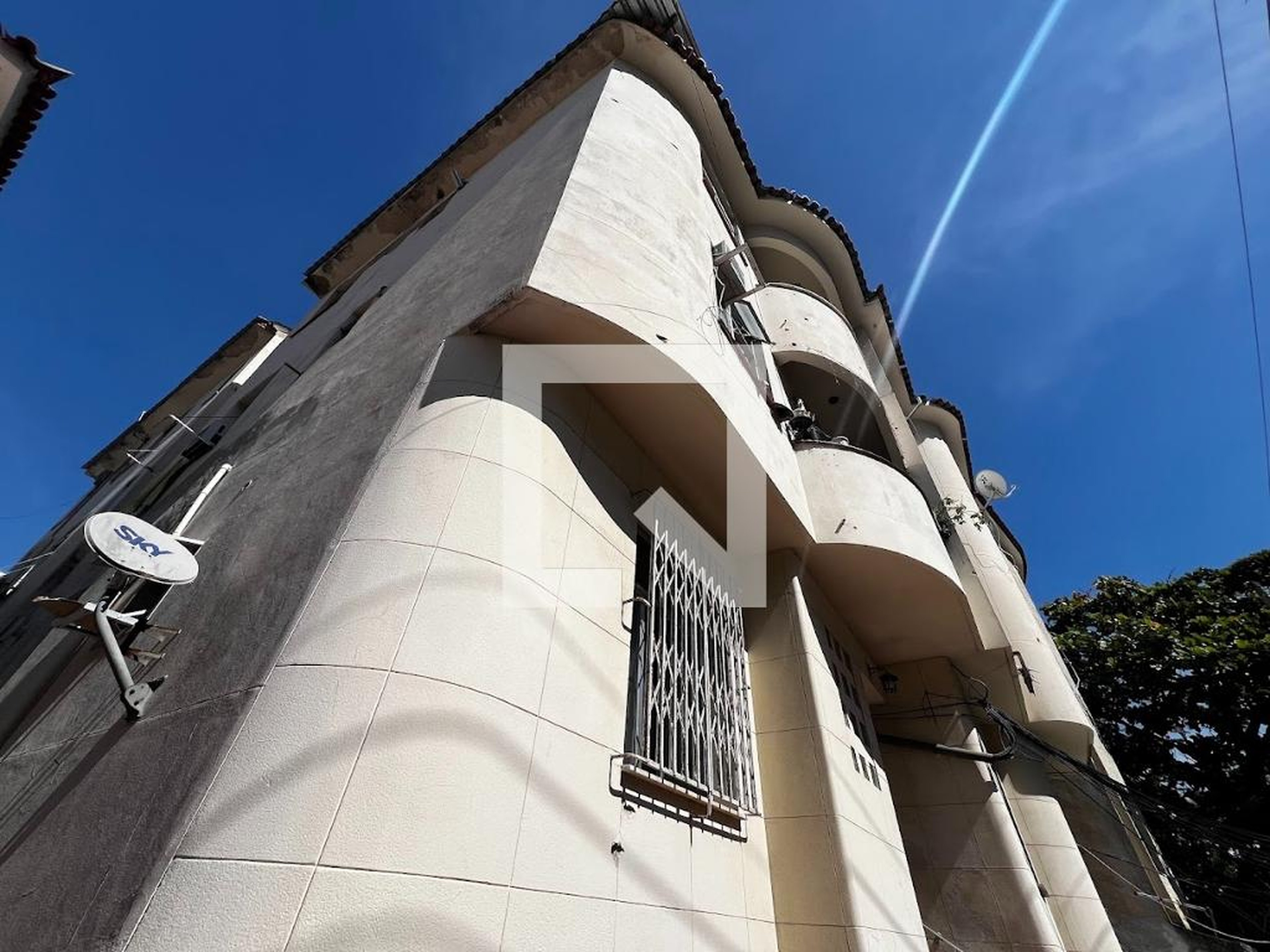 Fachada Condomínio em Rua Senador Nabuco, 261