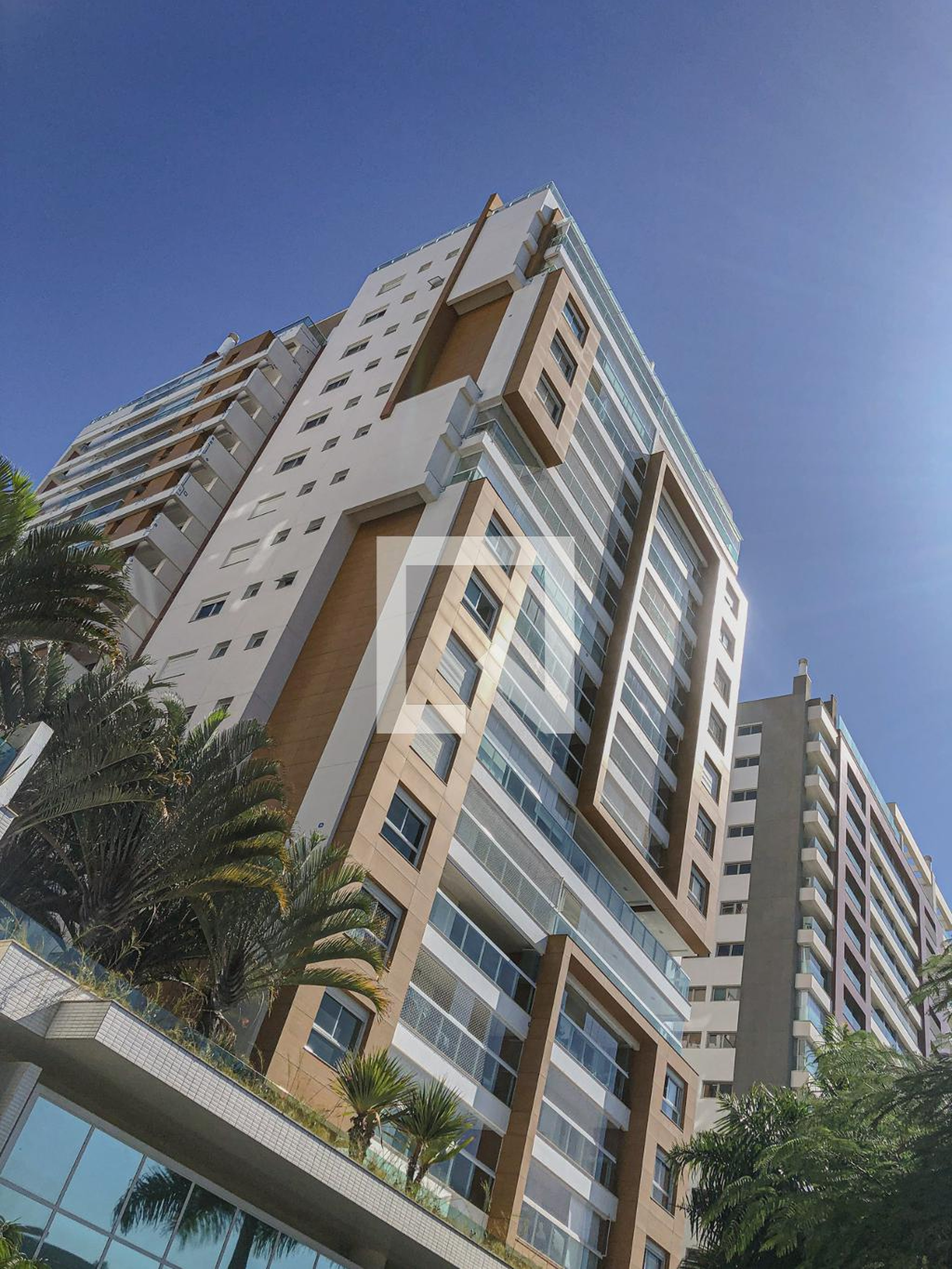 Fachada Condomínio Jazz Club