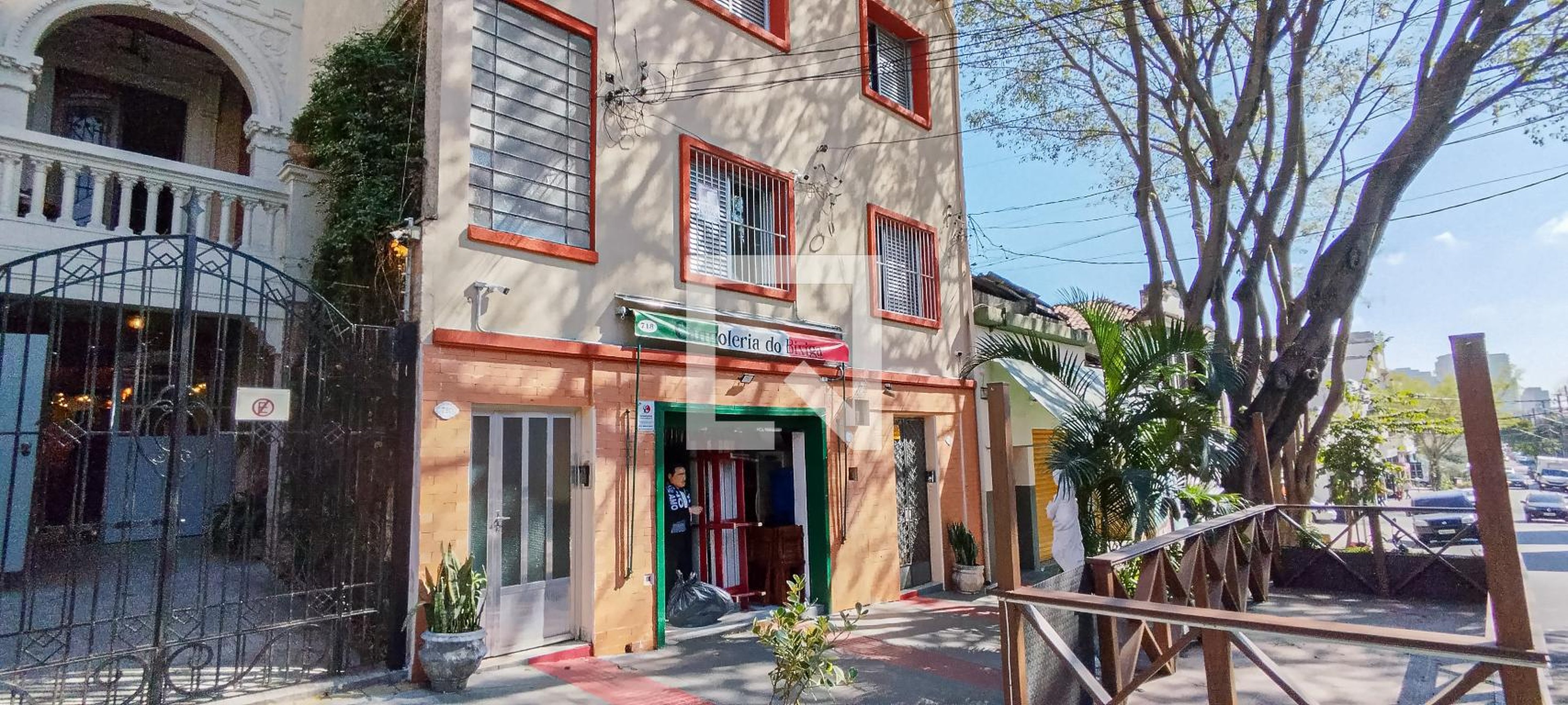 Fachada Condomínio em Rua Treze de Maio, 714