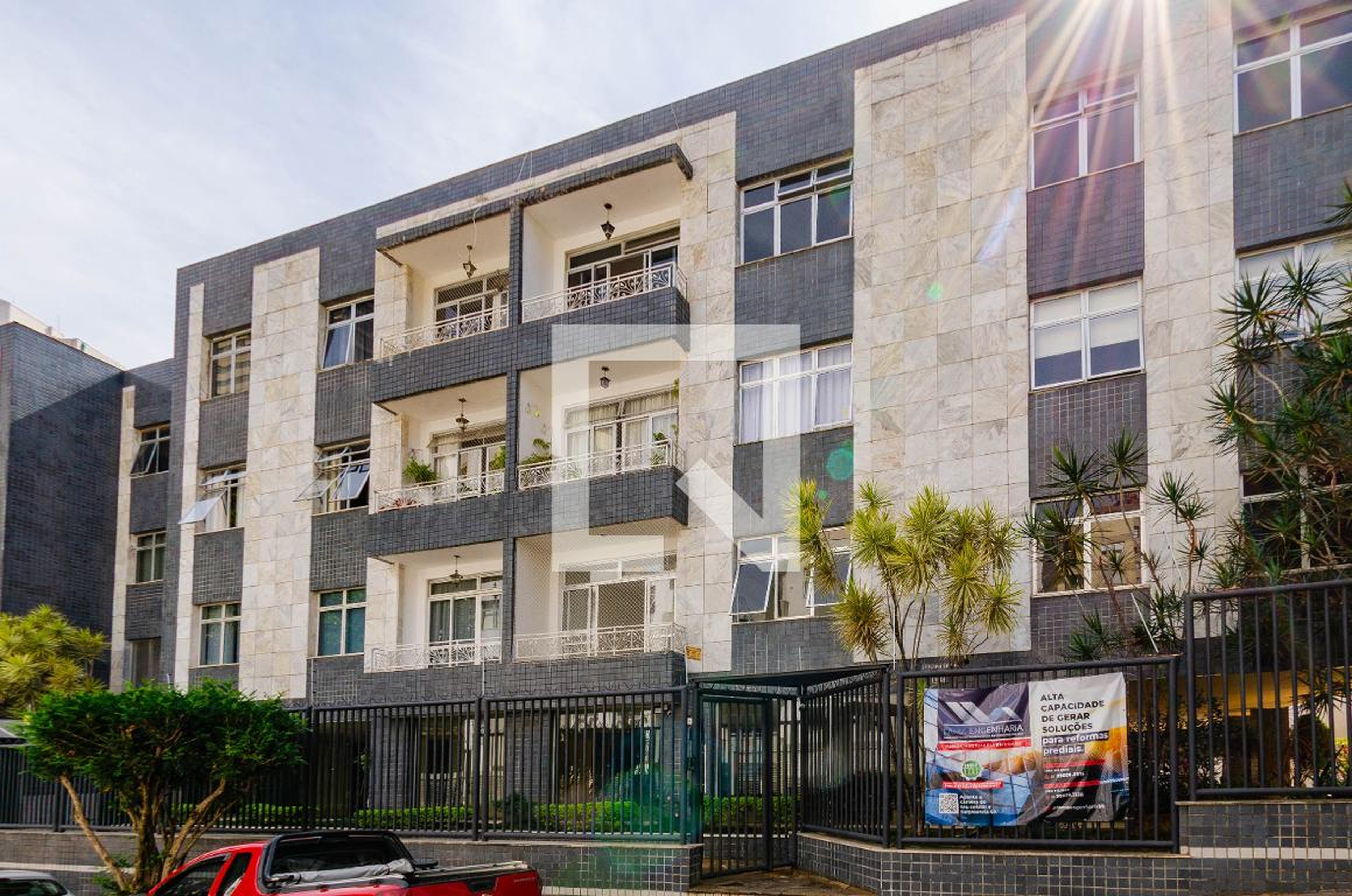 Fachada Condomínio em Alameda Guilherme Henrique Daniel, 94