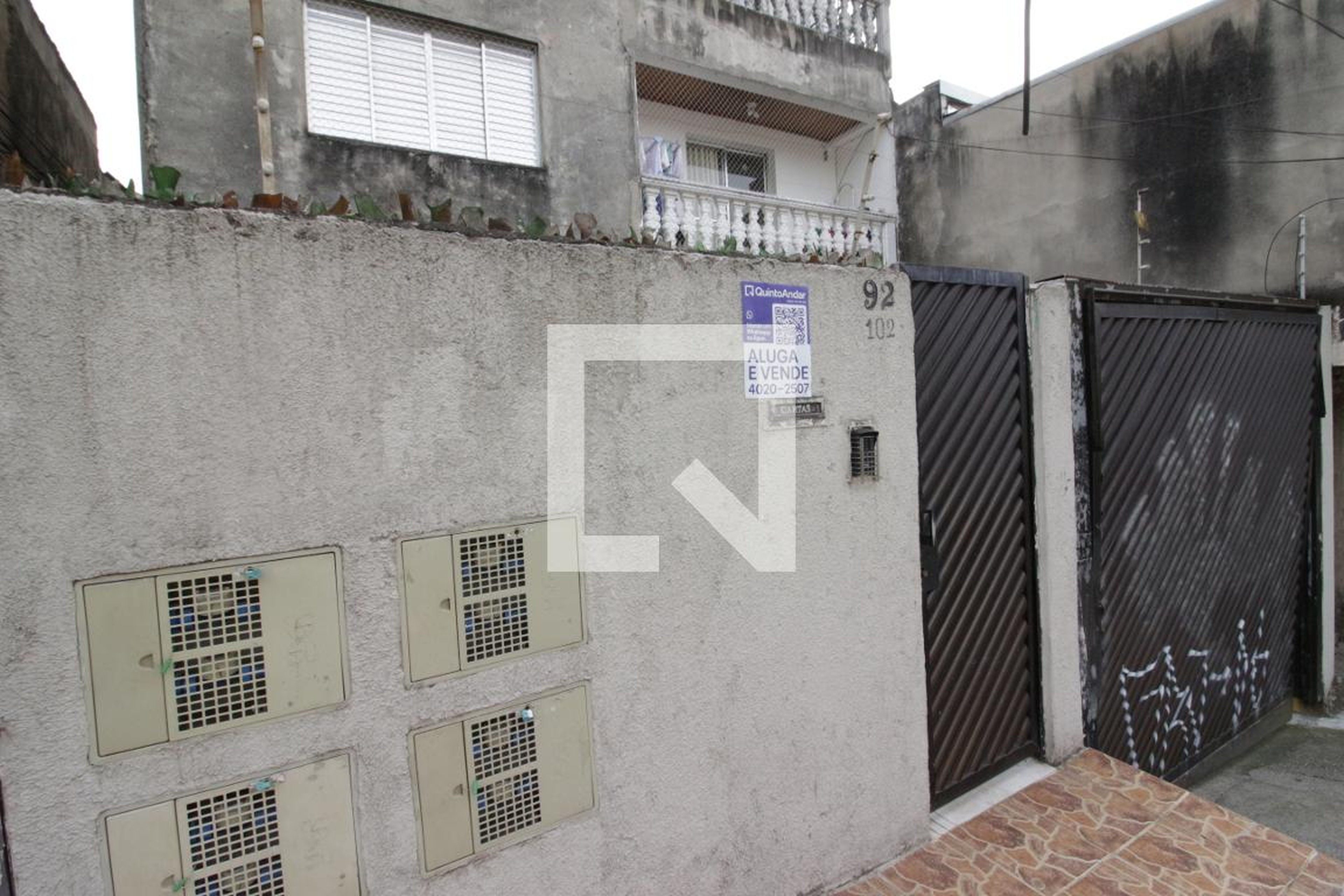 Fachada Condomínio em Rua Benedito de Oliveira Furtado, 92