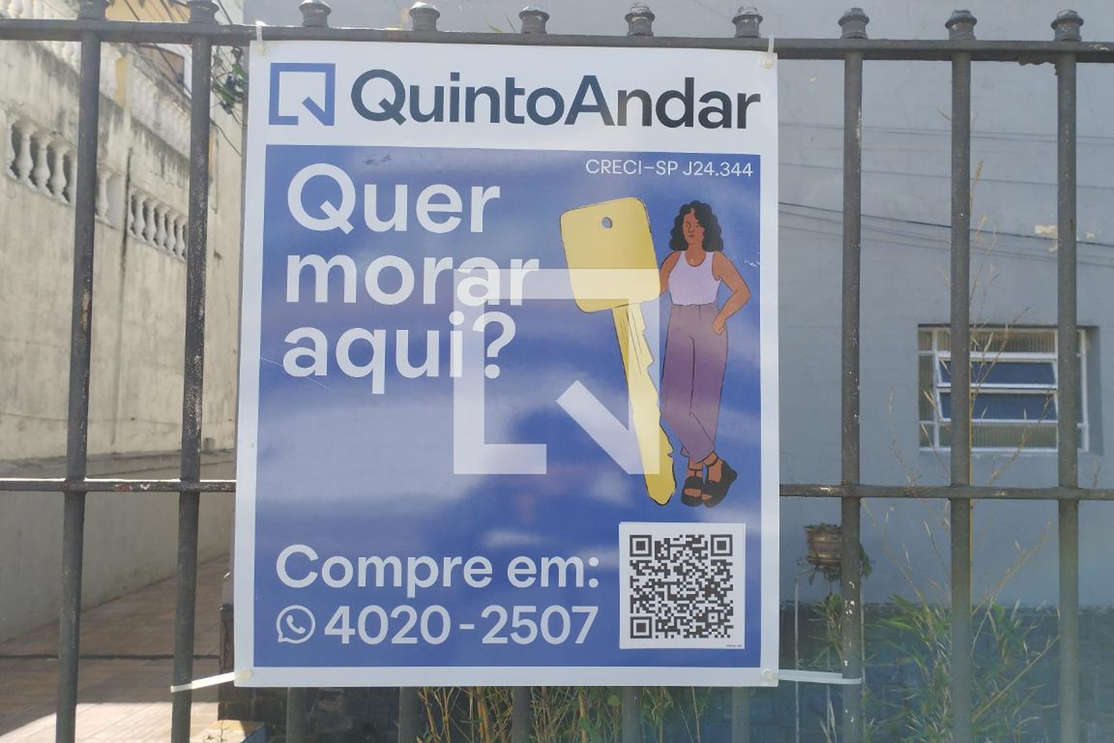 Fachada Condomínio em Rua Pedro Juan Caballero, 184