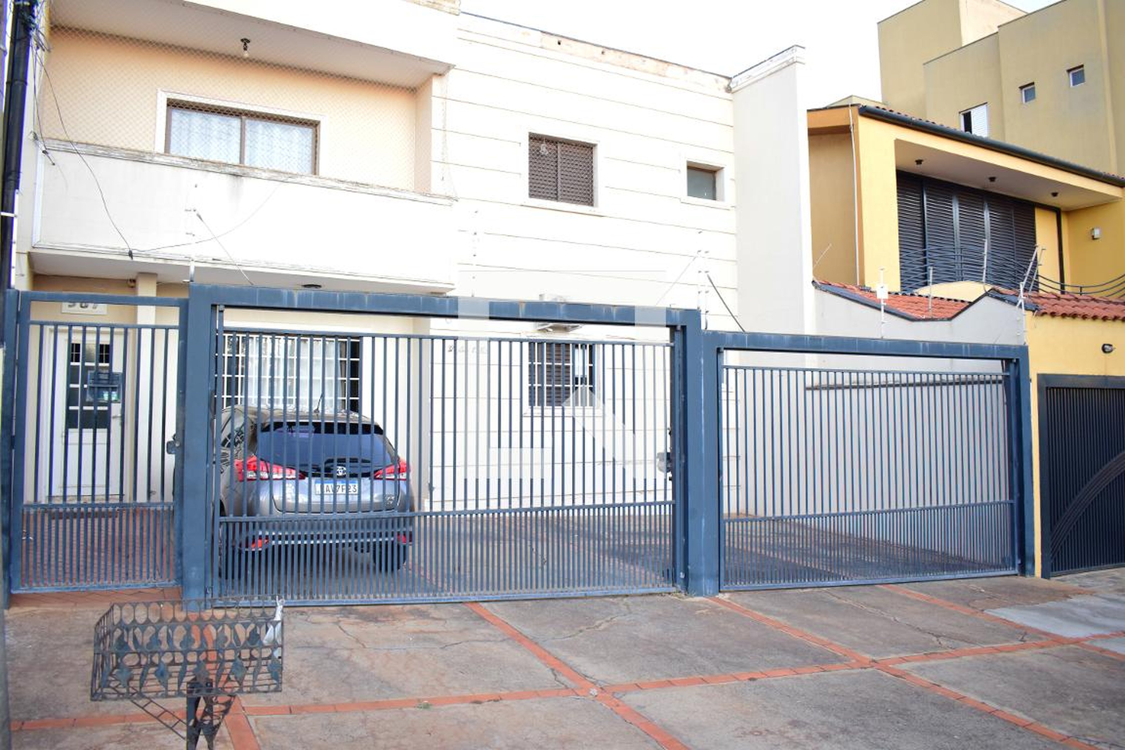 Fachada Condomínio em Avenida Benedito Rodrigues Pinheiro, 587