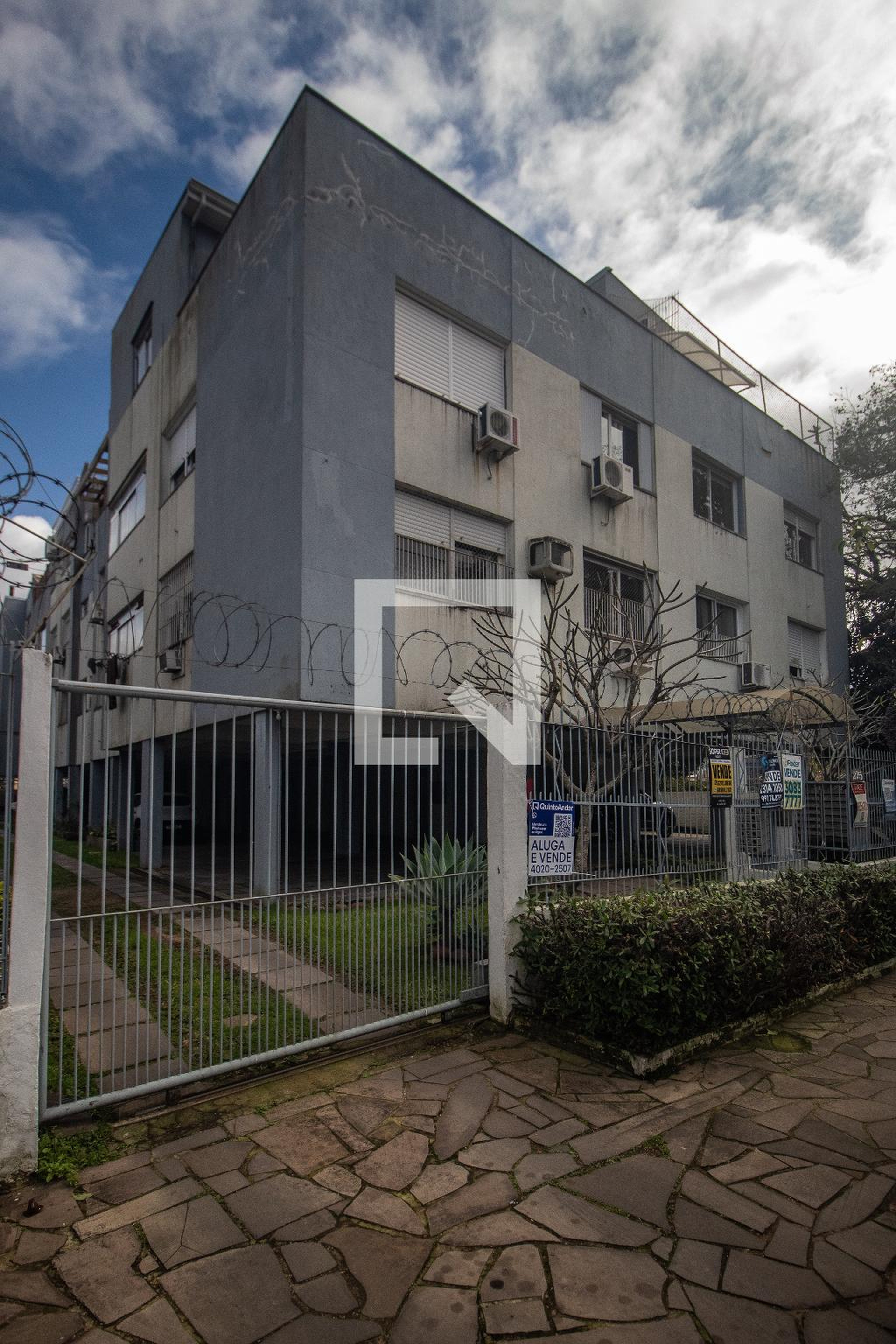 Fachada Condomínio em Rua Jataí, 225