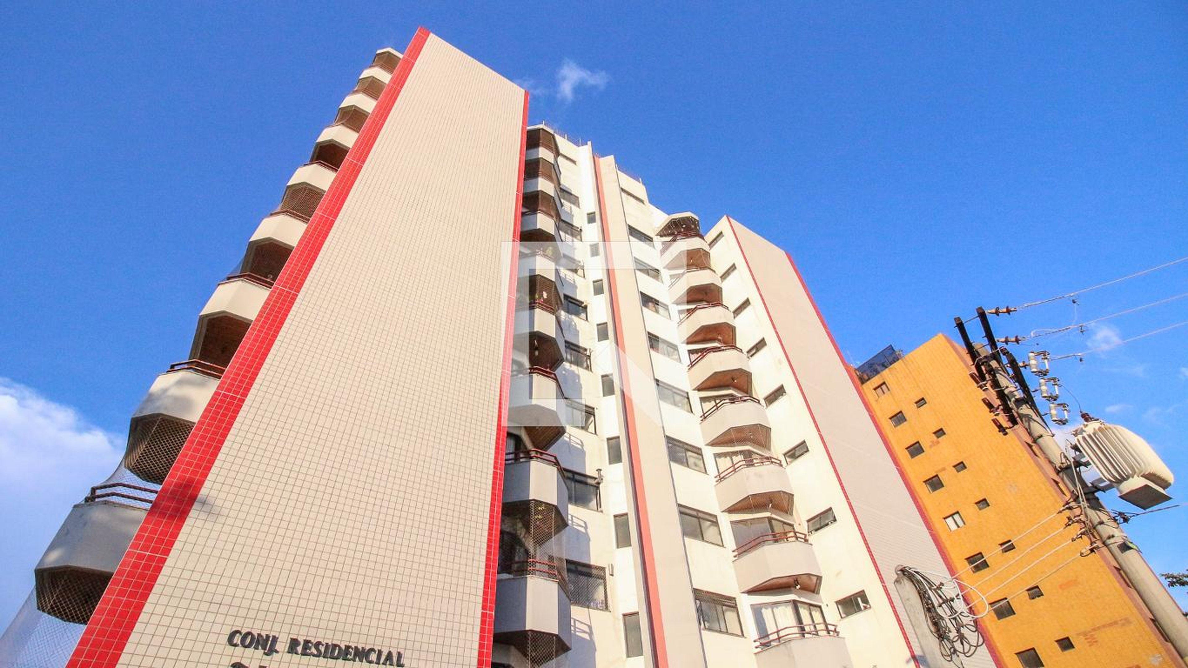 Fachada Residencial Alpina I