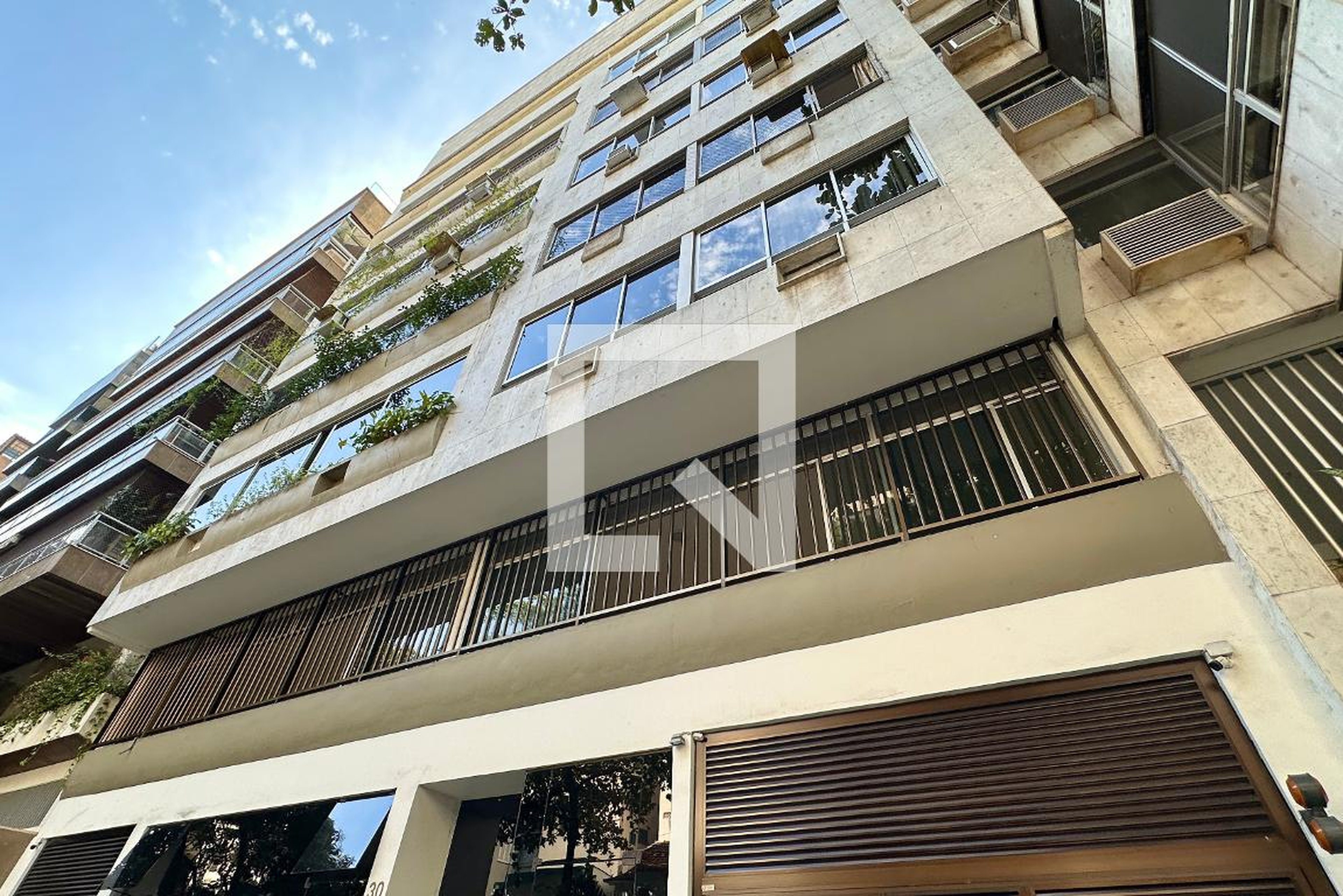 Fachada Condomínio em Rua Barão de Jaguaripe, 30