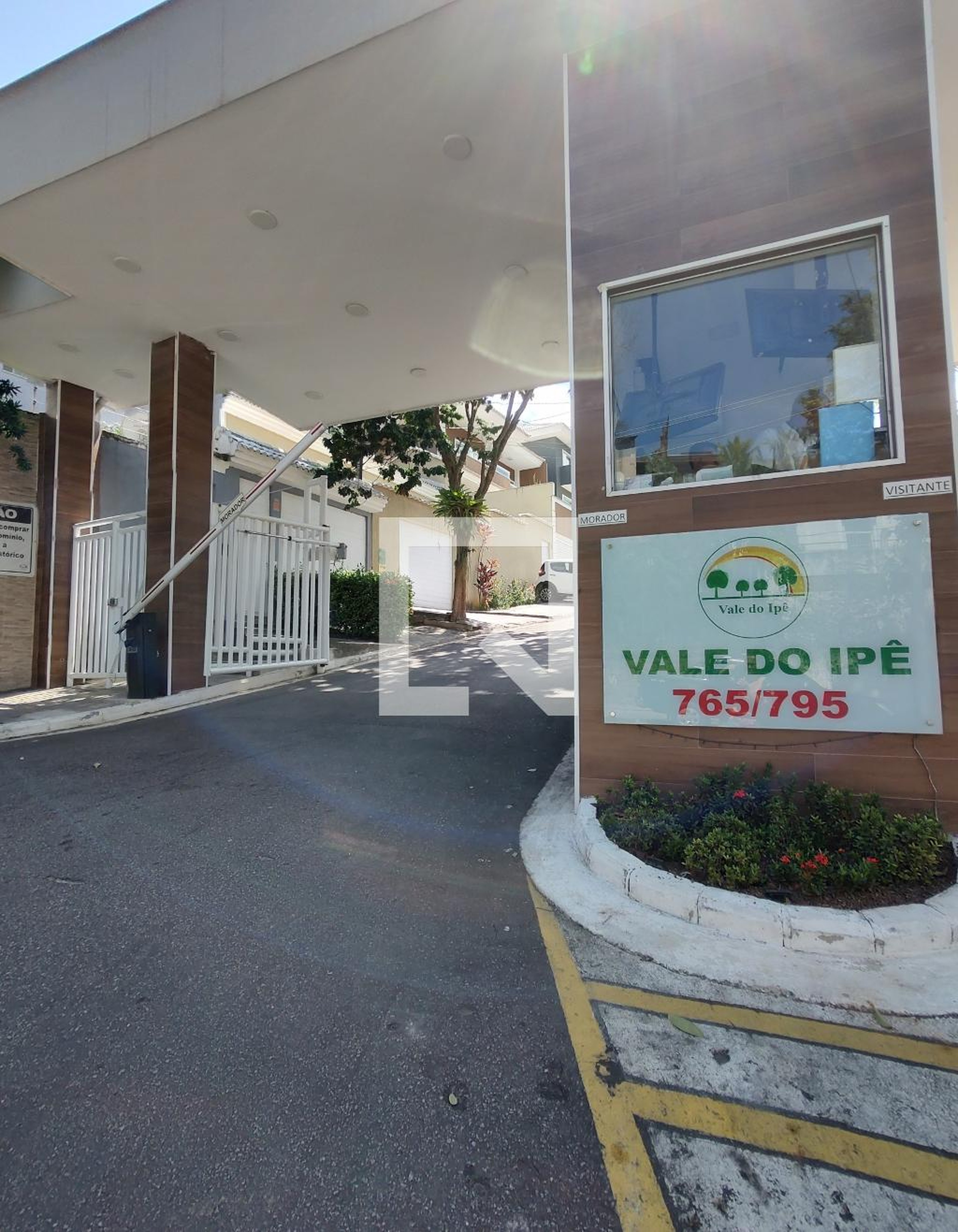 Fachada do condomínio Condomínio Vale do Ipe