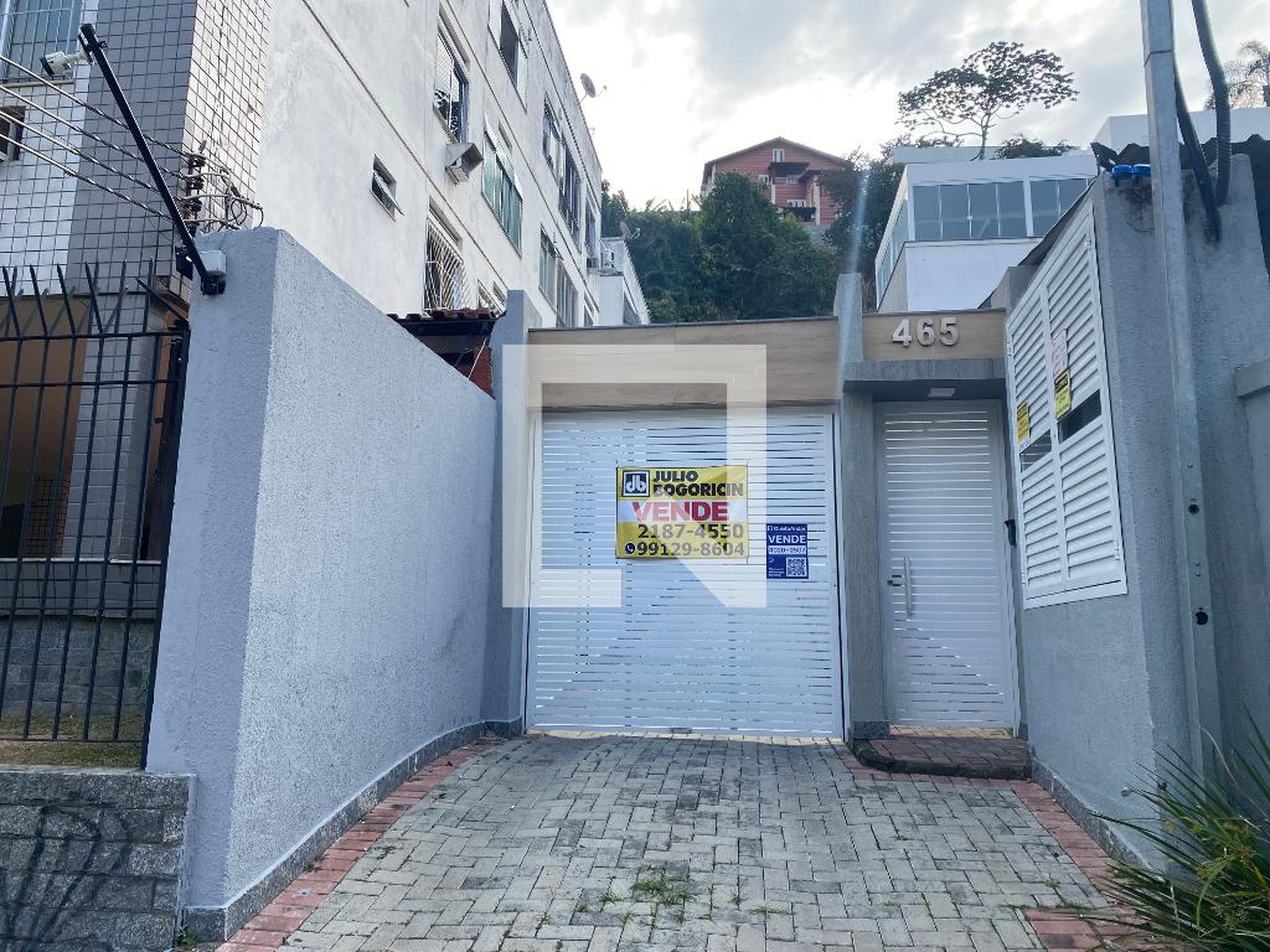 Fachada Condomínio em Estrada da Bica, 465