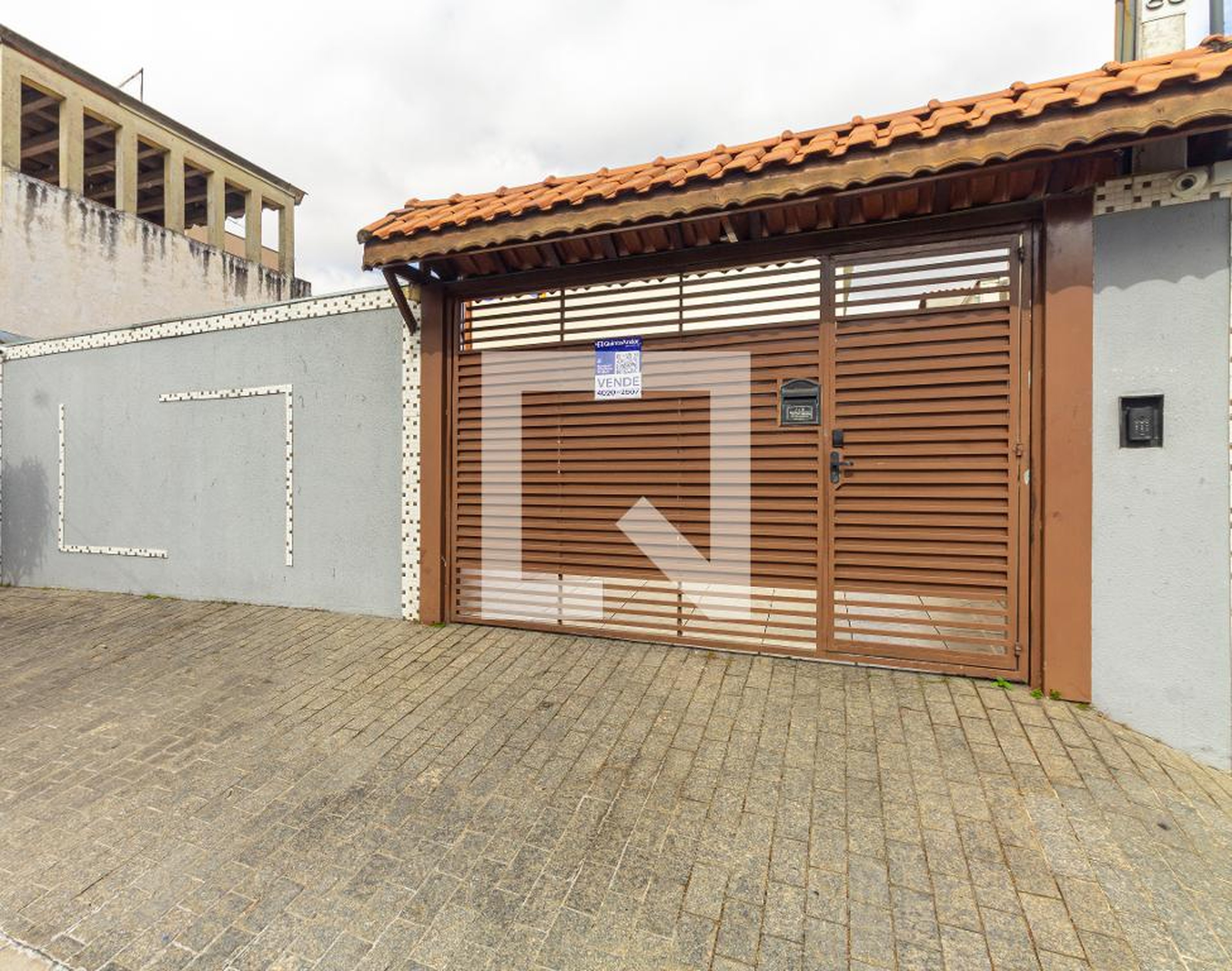 Fachada Condomínio em Rua Alda Vieira, 88