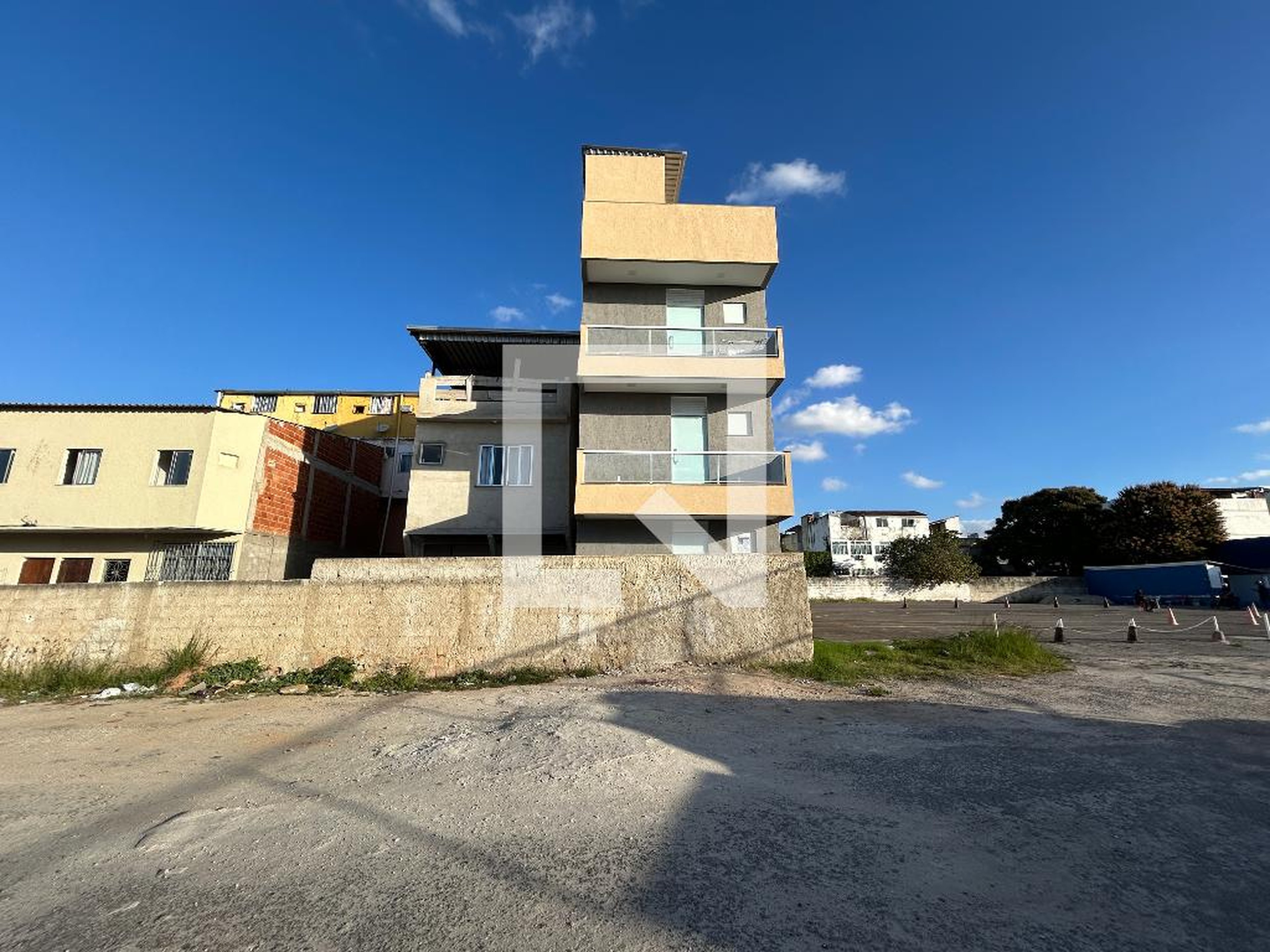 Fachada Condomínio em Travessa Maria José, 47