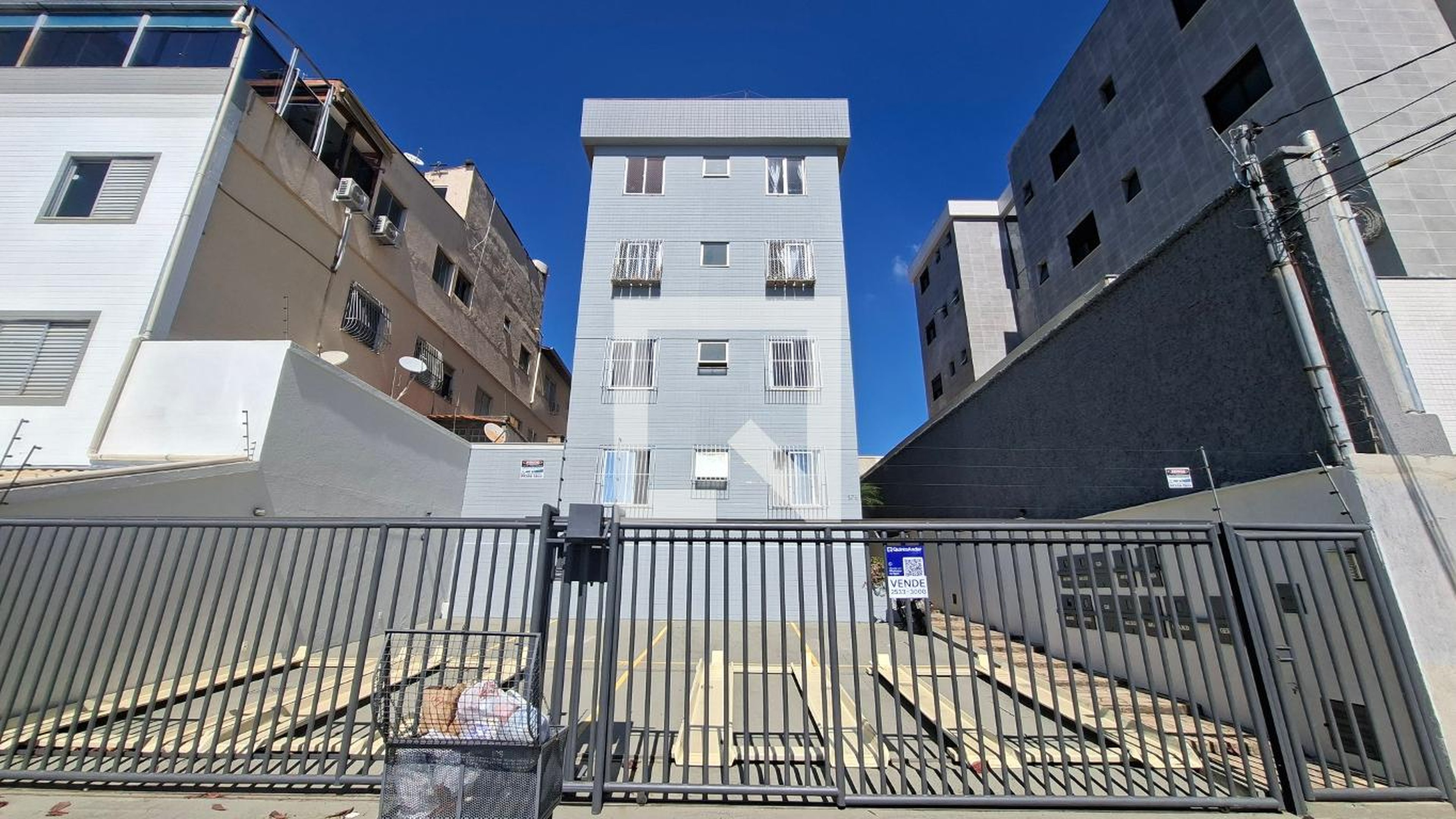 Fachada Condomínio em Rua Doutor Mario Magalhães, 176