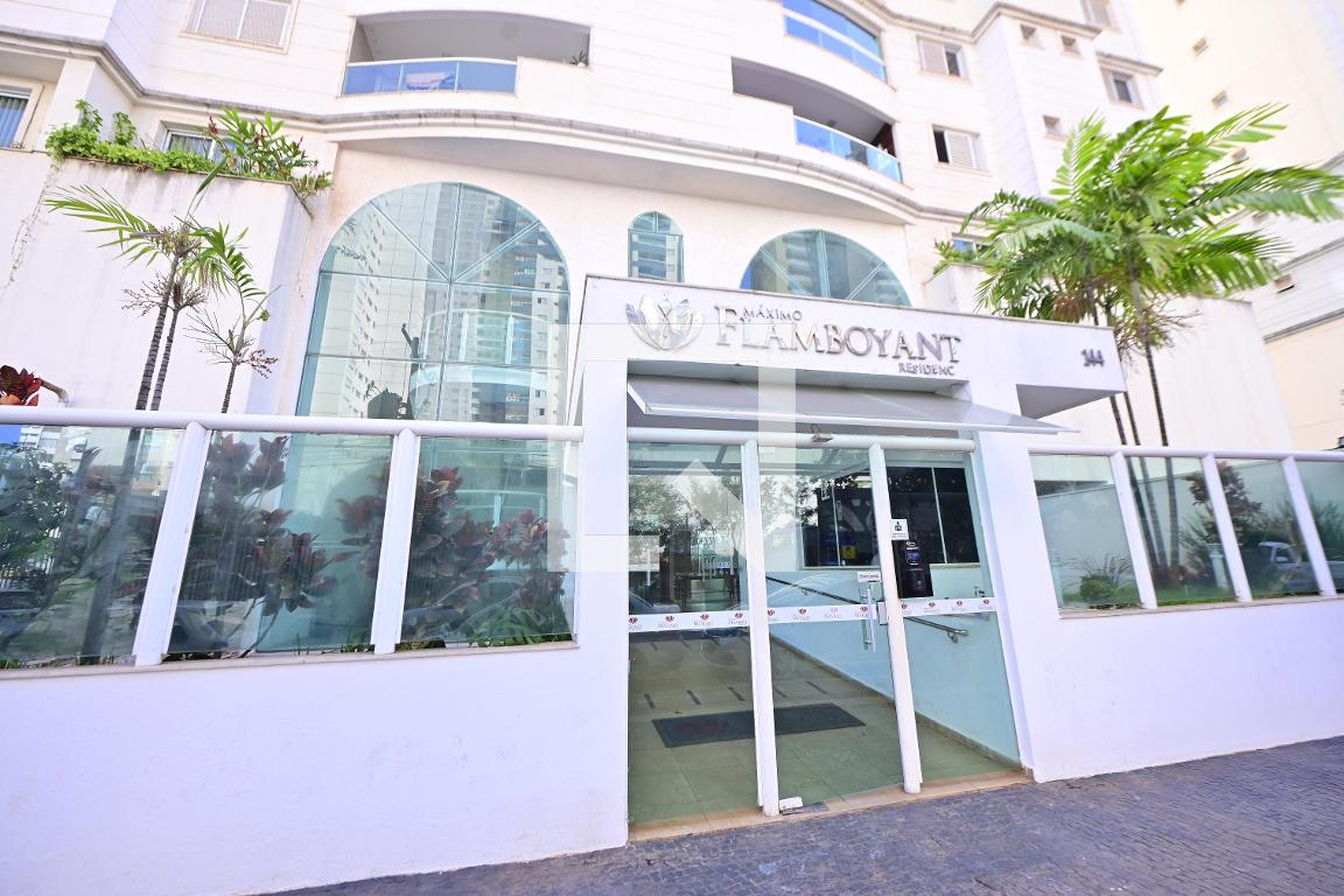 Fachada Condomínio Máximo Flamboyant Residence