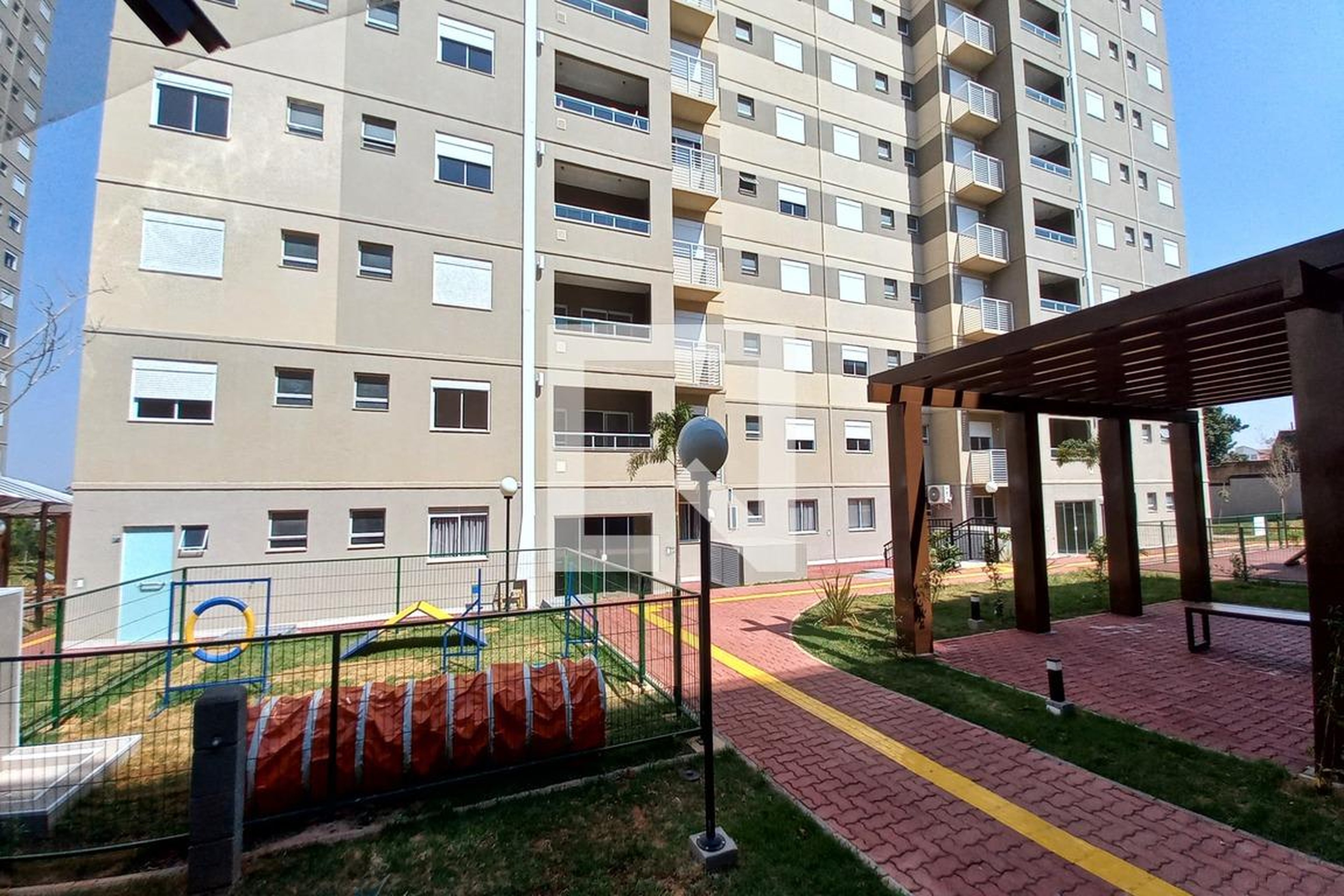 Fachada do Prédio Condomínio em Rua Aguinaldo Xavier de Souza, 120