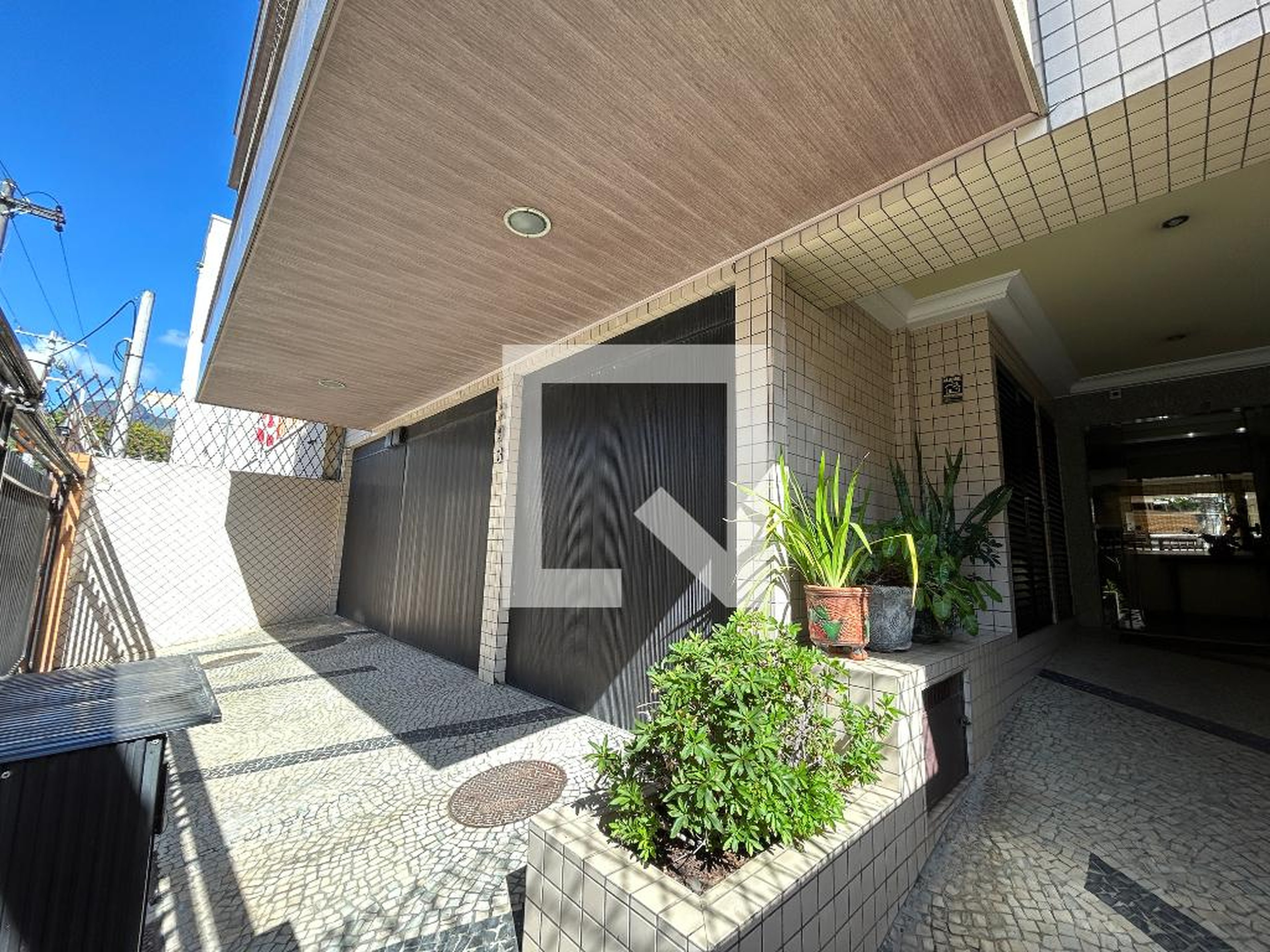 Fachada Condomínio em Rua Padre André Moreira, 293