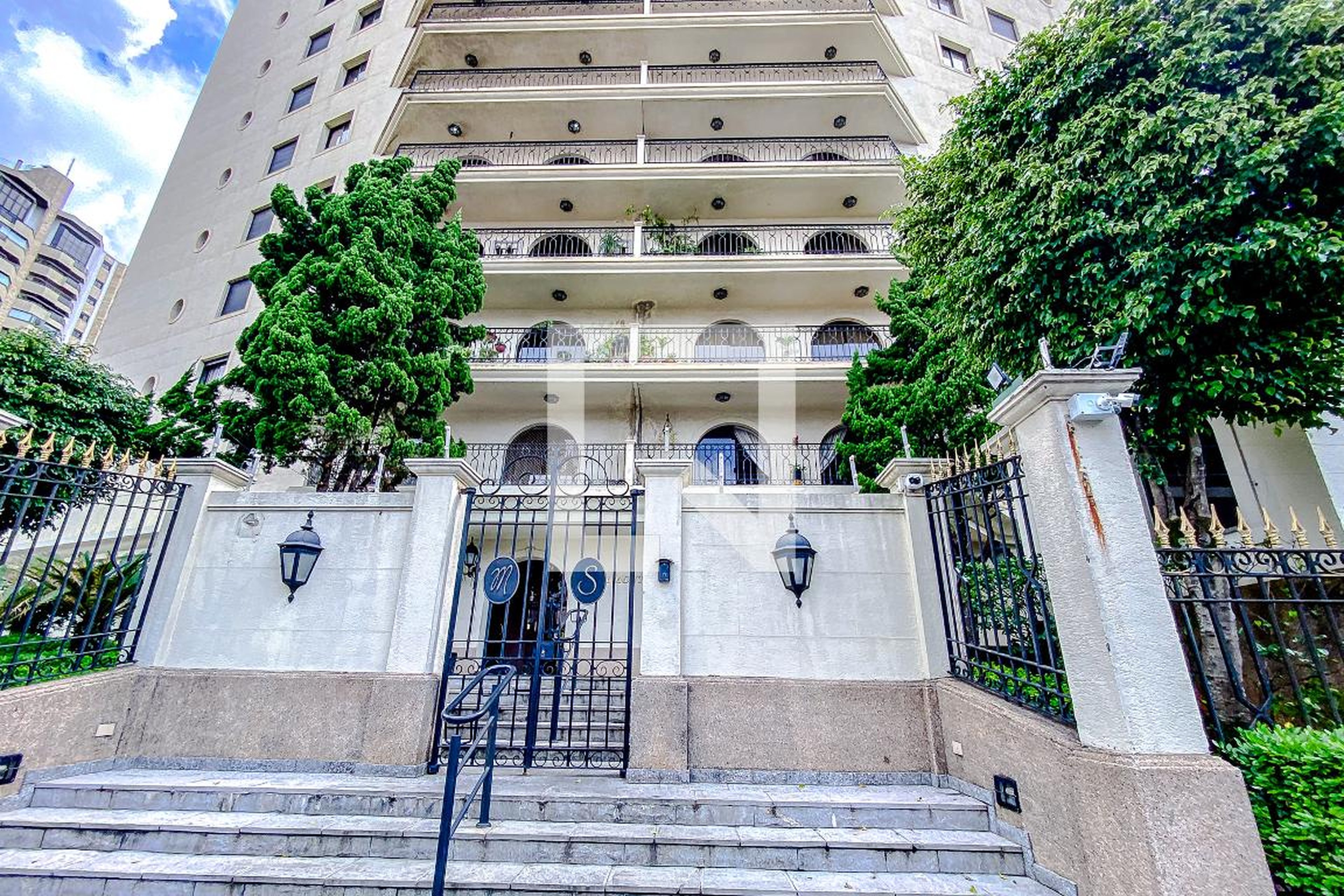 Fachada Condomínio Lar Monte Serrat