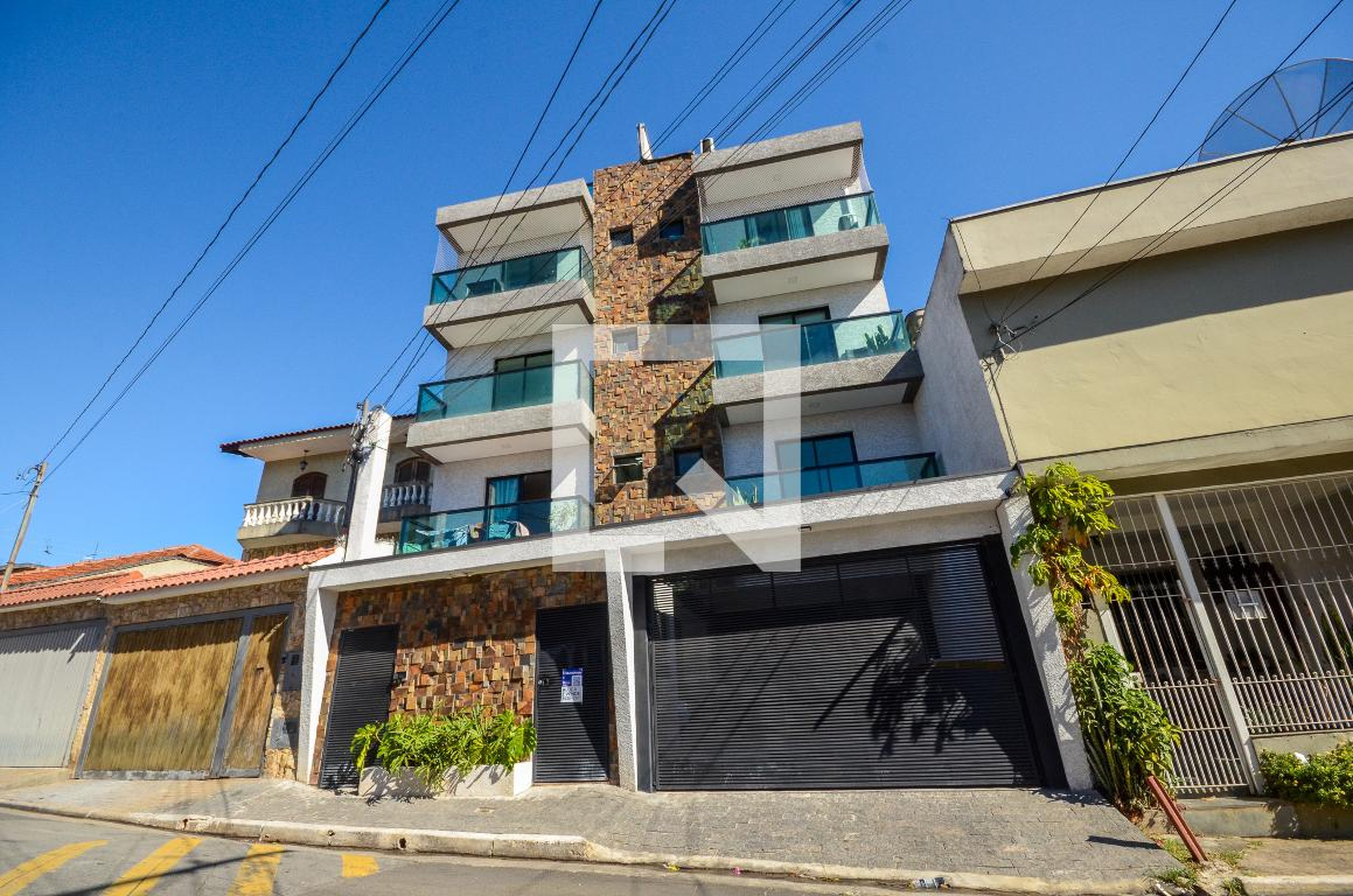 Fachada Condomínio em Rua Tenente Pio Correia da Rocha, 137