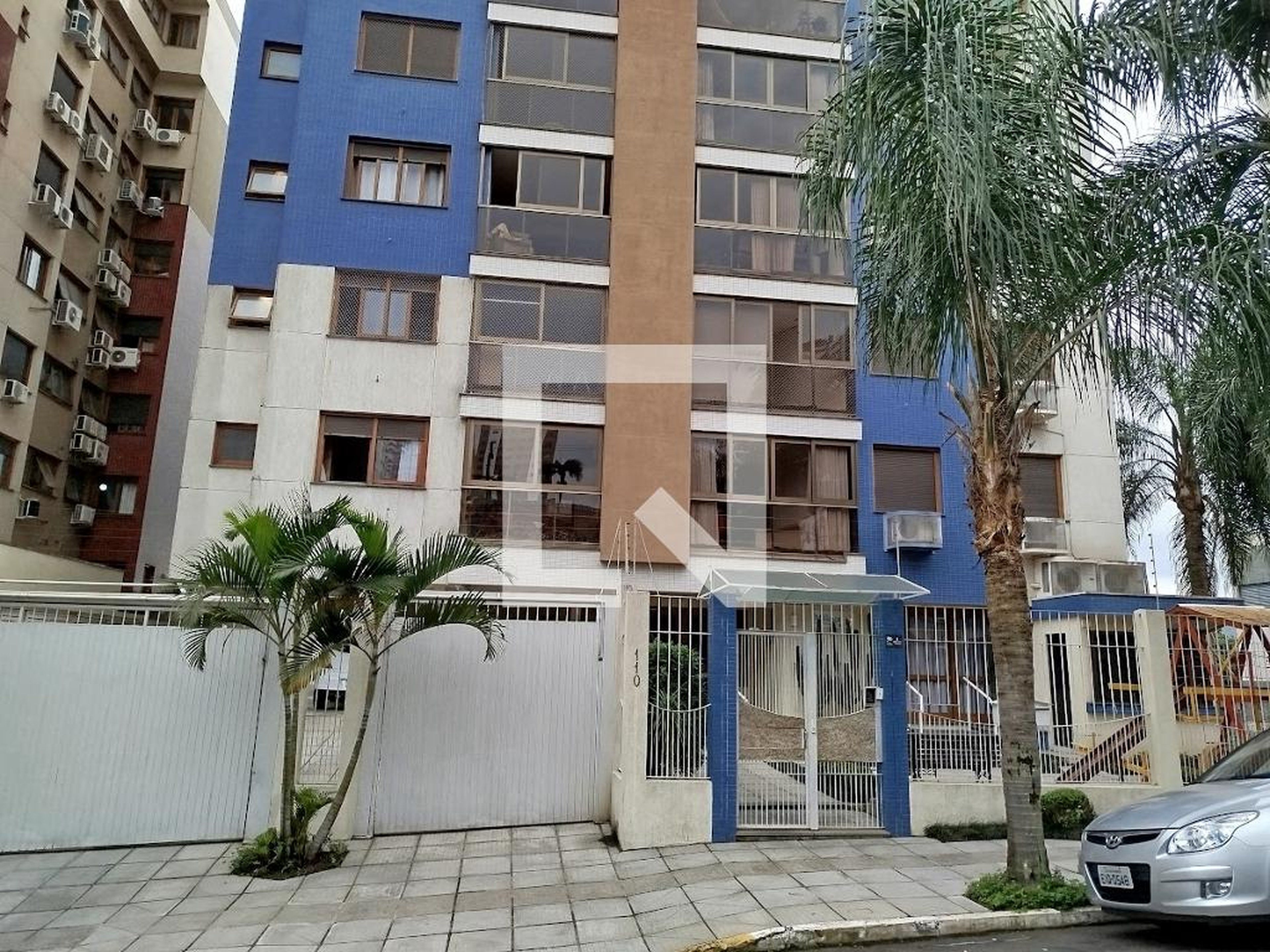 Fachada Condomínio em Rua Quintino Bocaiúva, 110