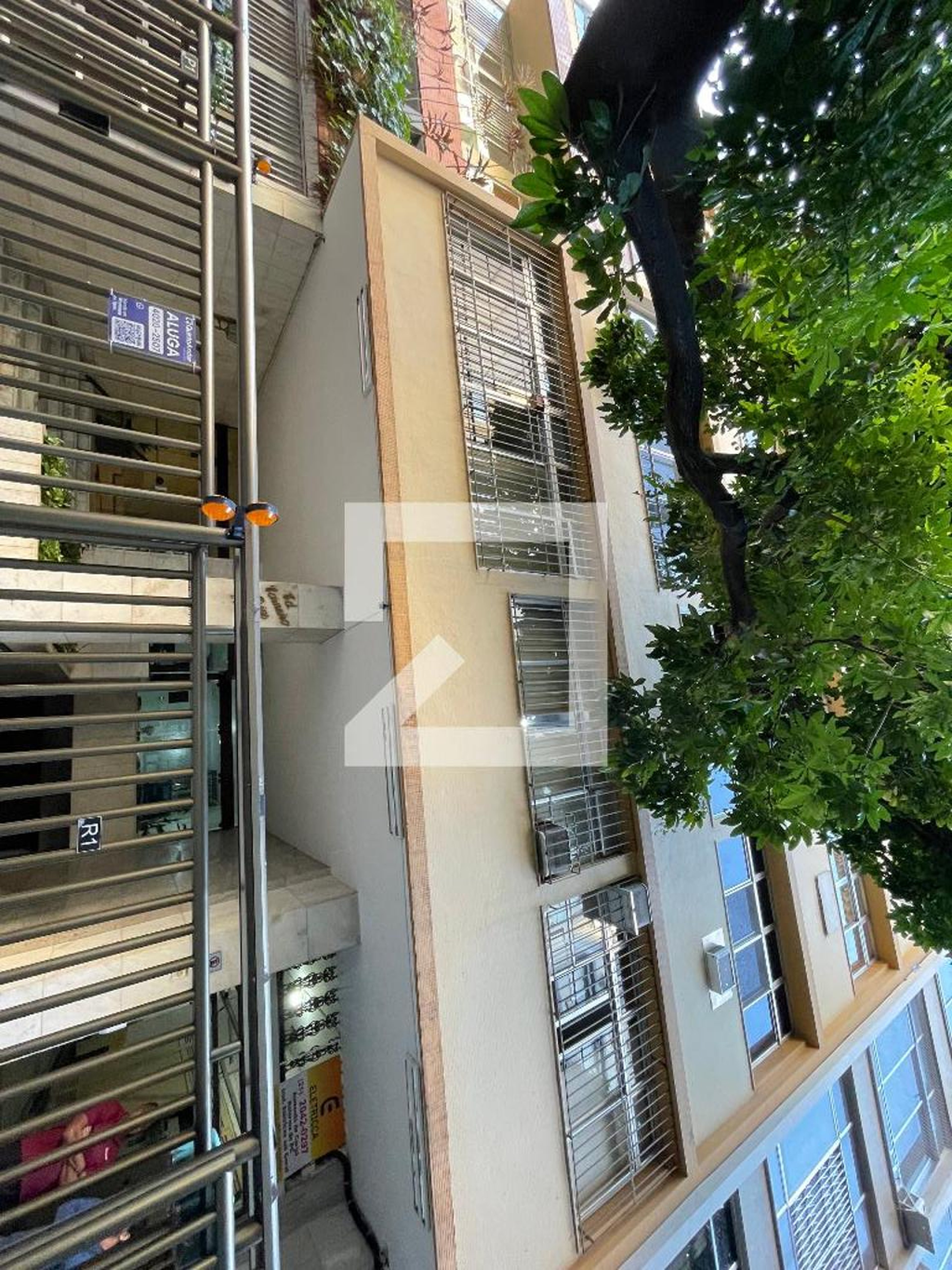 Fachada Condomínio em Rua Antônio Basílio, 276