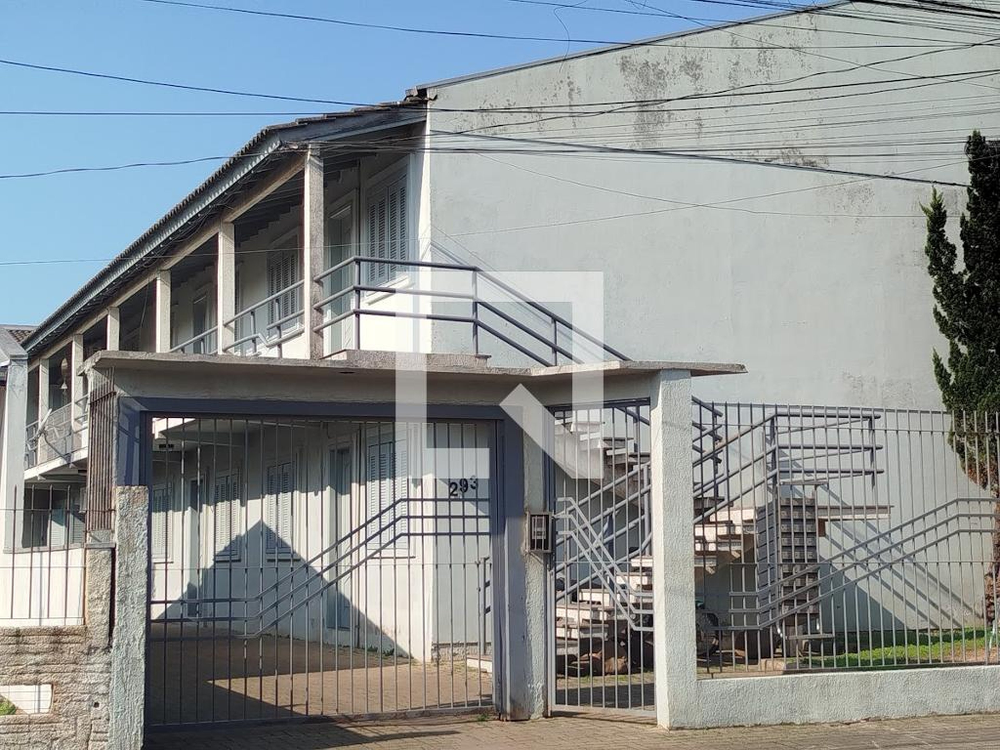 Fachada Condomínio em Rua Doná Ana Neri, 293