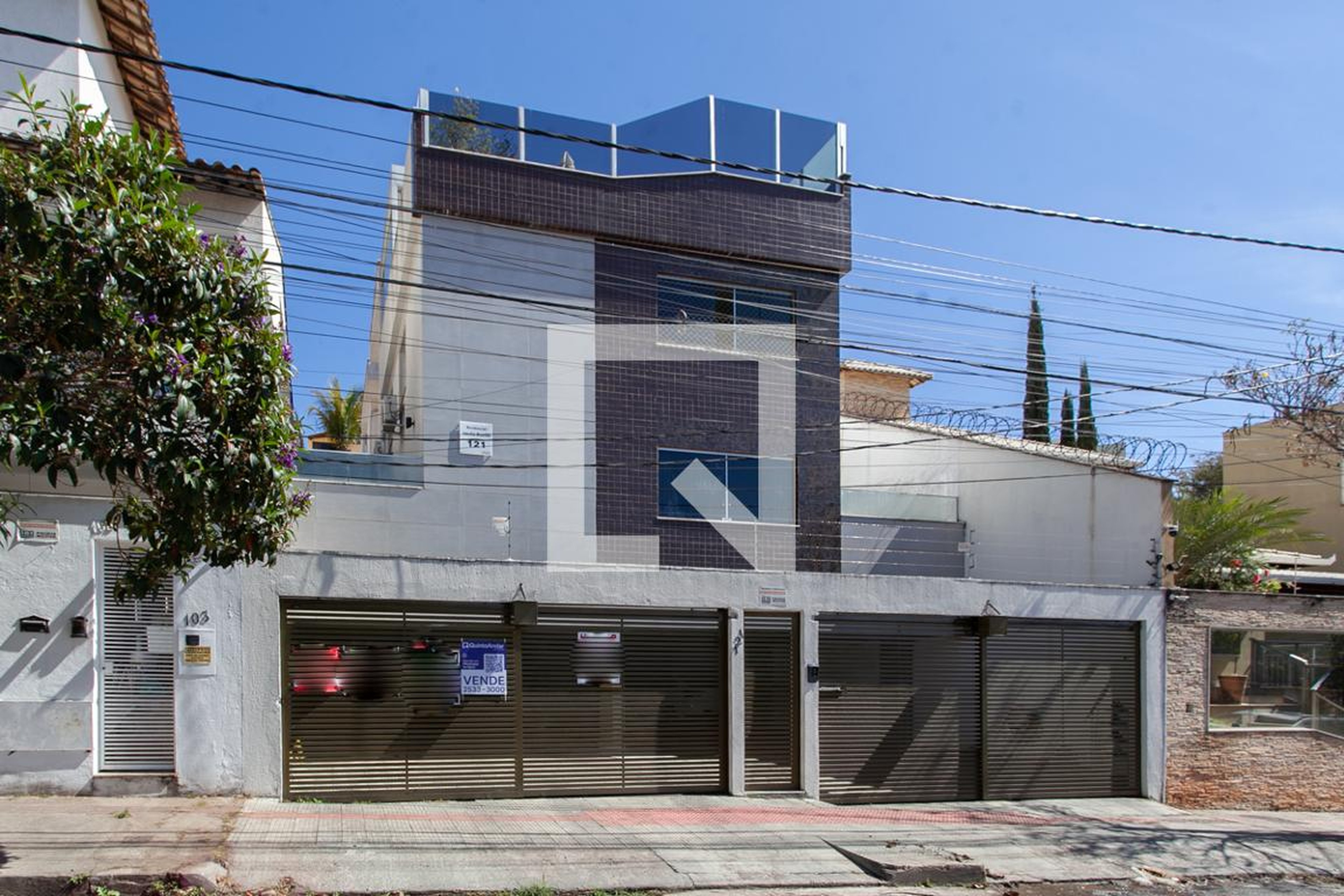 Fachada Condomínio em Rua Augustus William Parish, 121