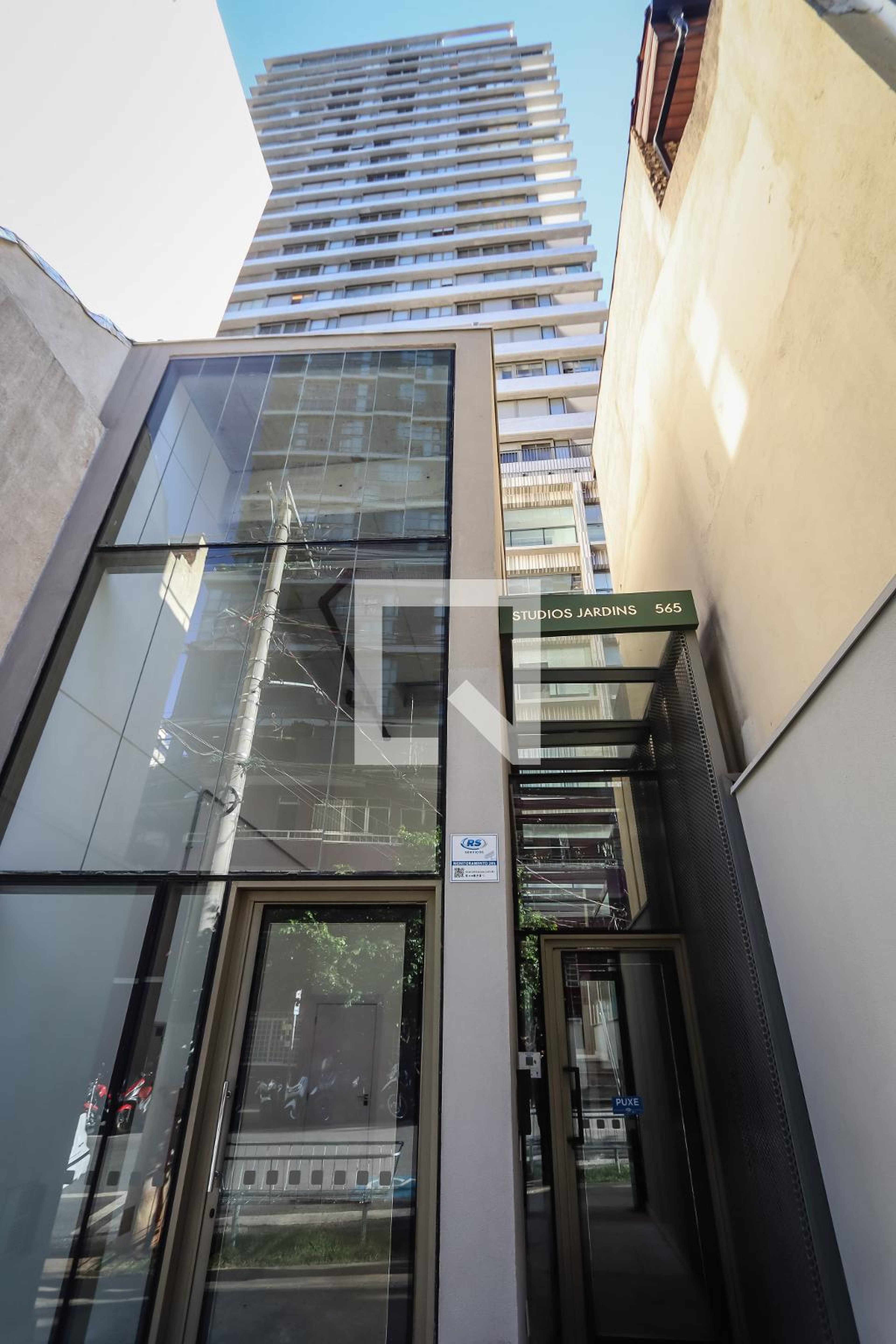 Fachada do Prédio Condomínio em Alameda Tietê, 563