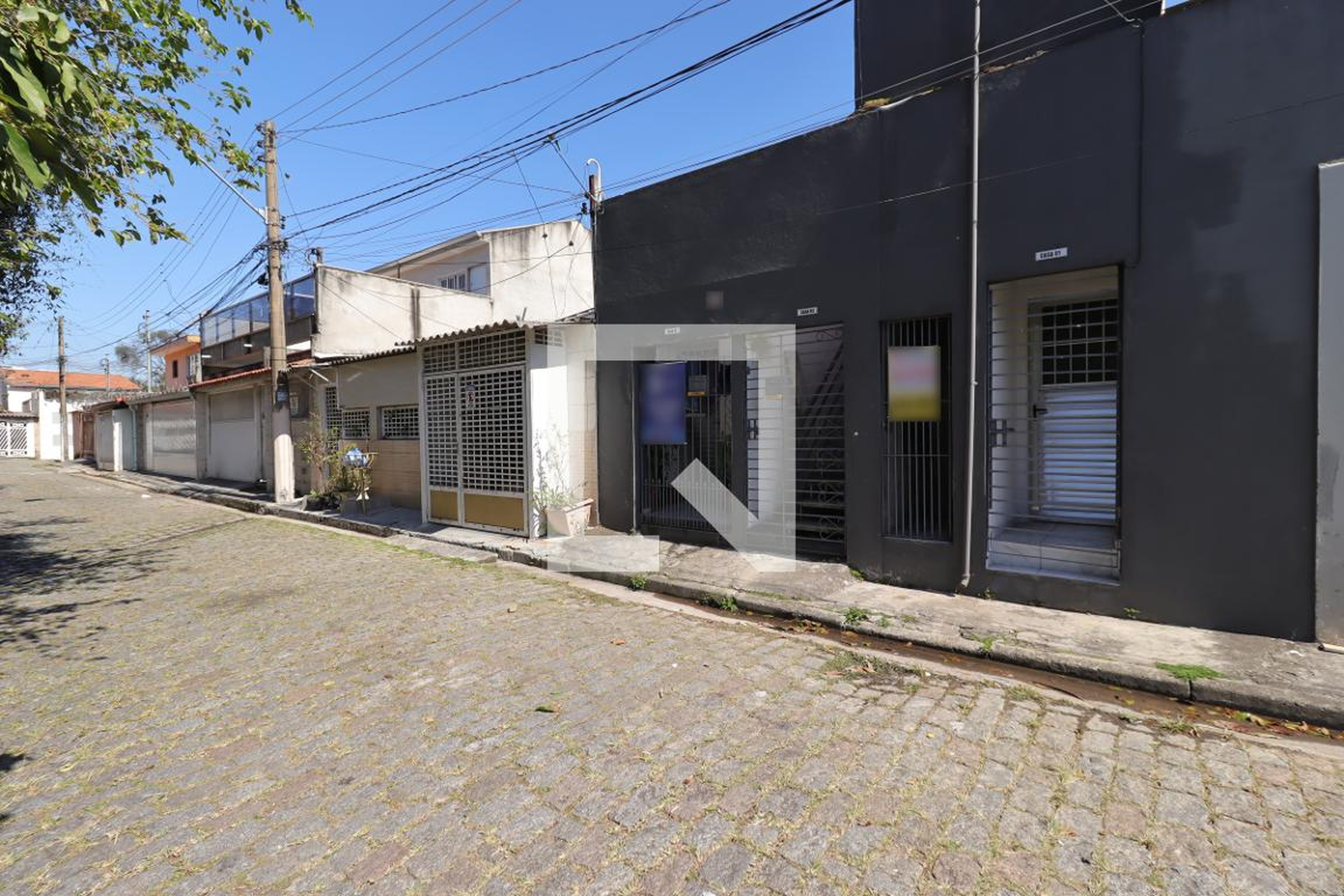 Fachada Condomínio em Travessa dos Guatambus, 28