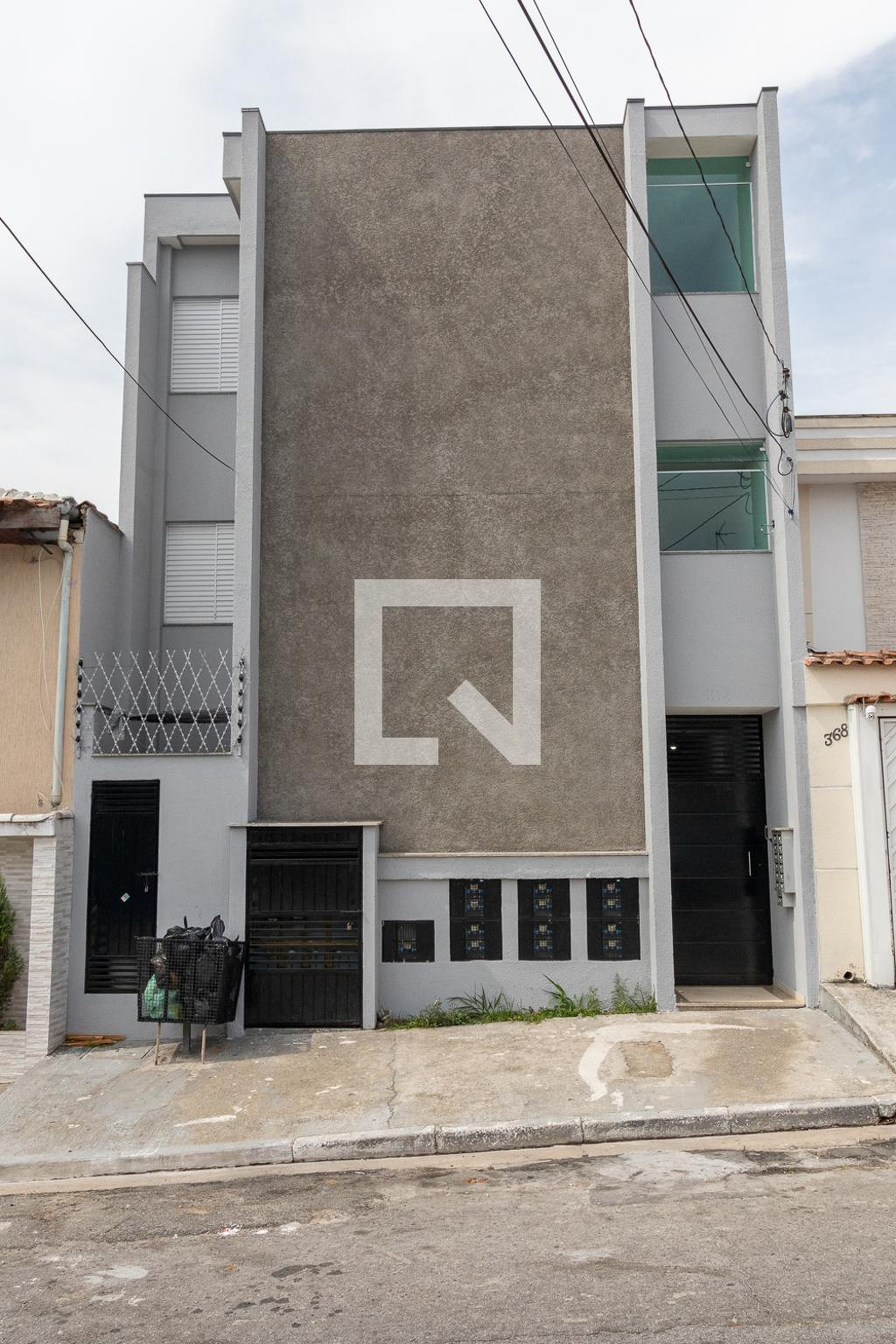 Fachada Condomínio em Rua São Roberto, 374