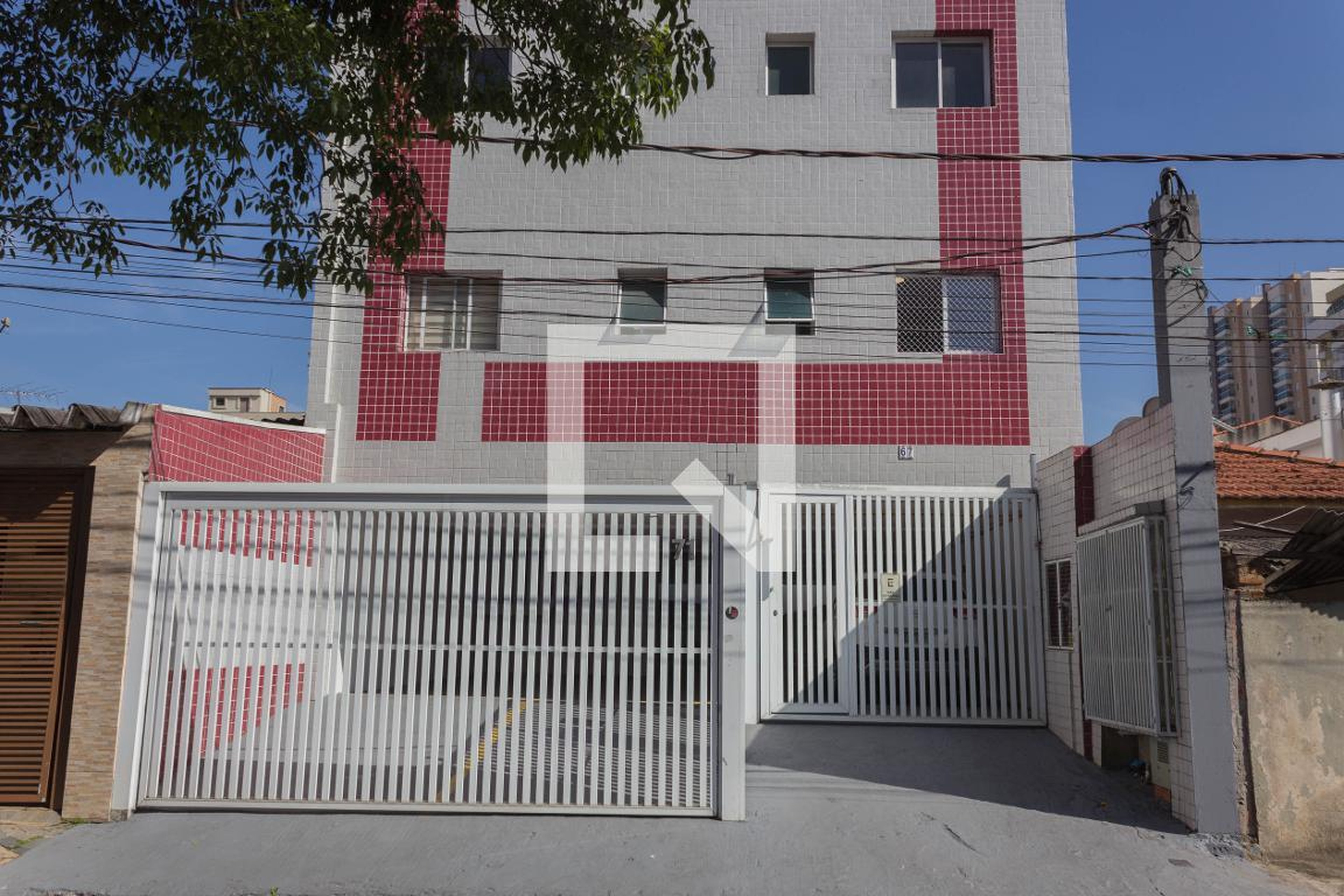 Fachada Condomínio em Rua Reginaldo de Lima, 71