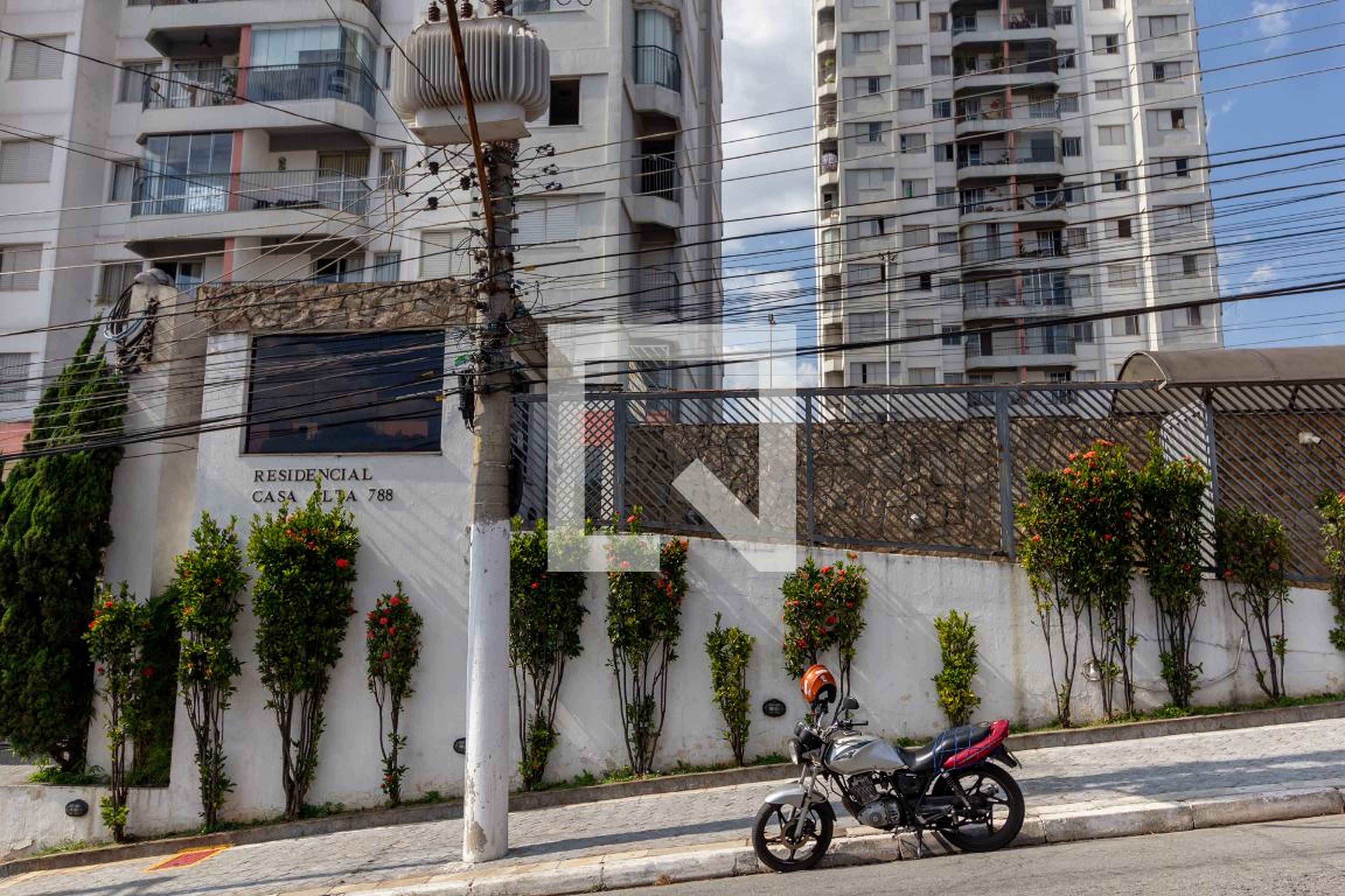 Fachada Residencial Casa Alta