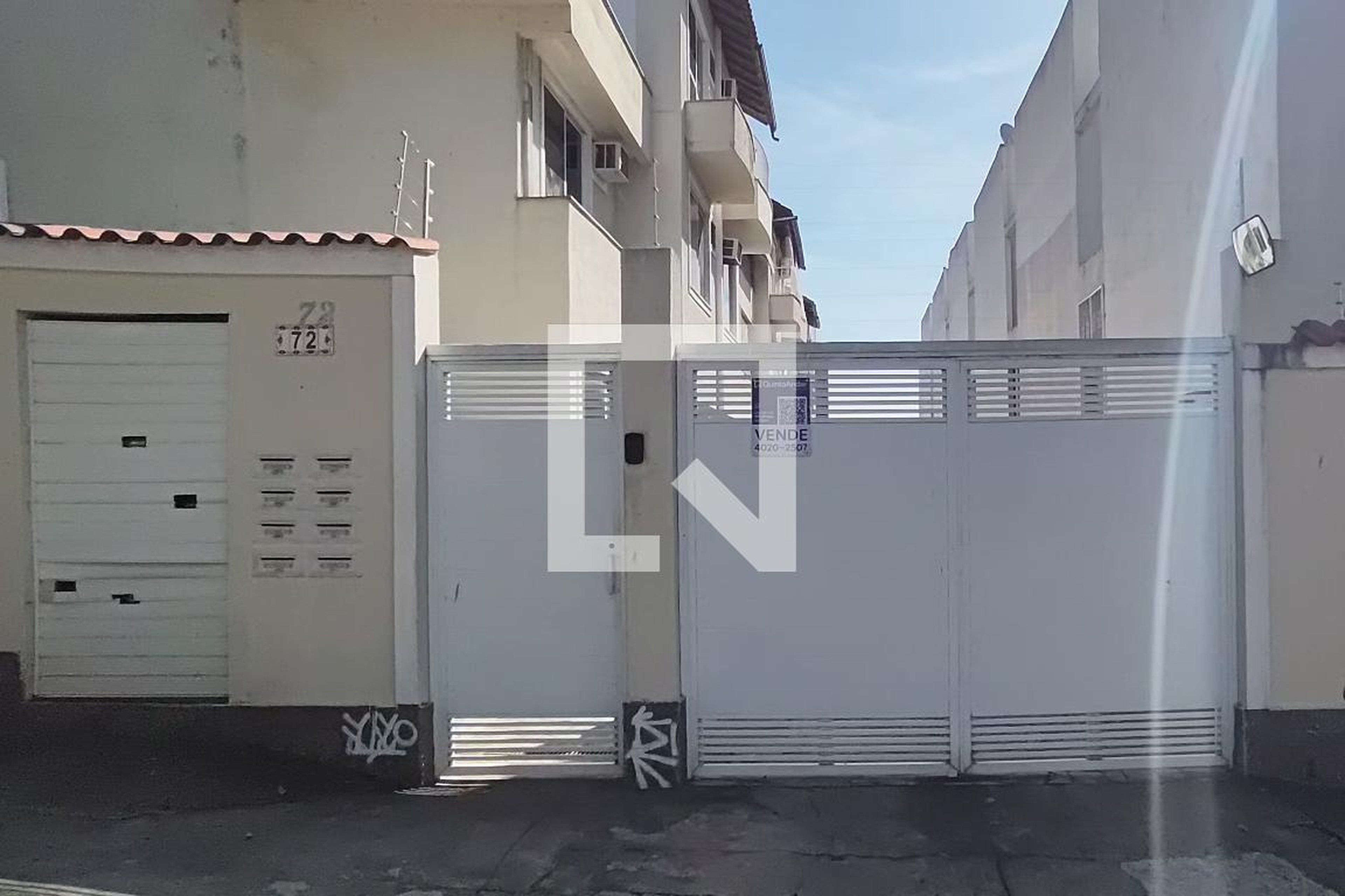 Fachada Condomínio Em Rua Félix Crame 72