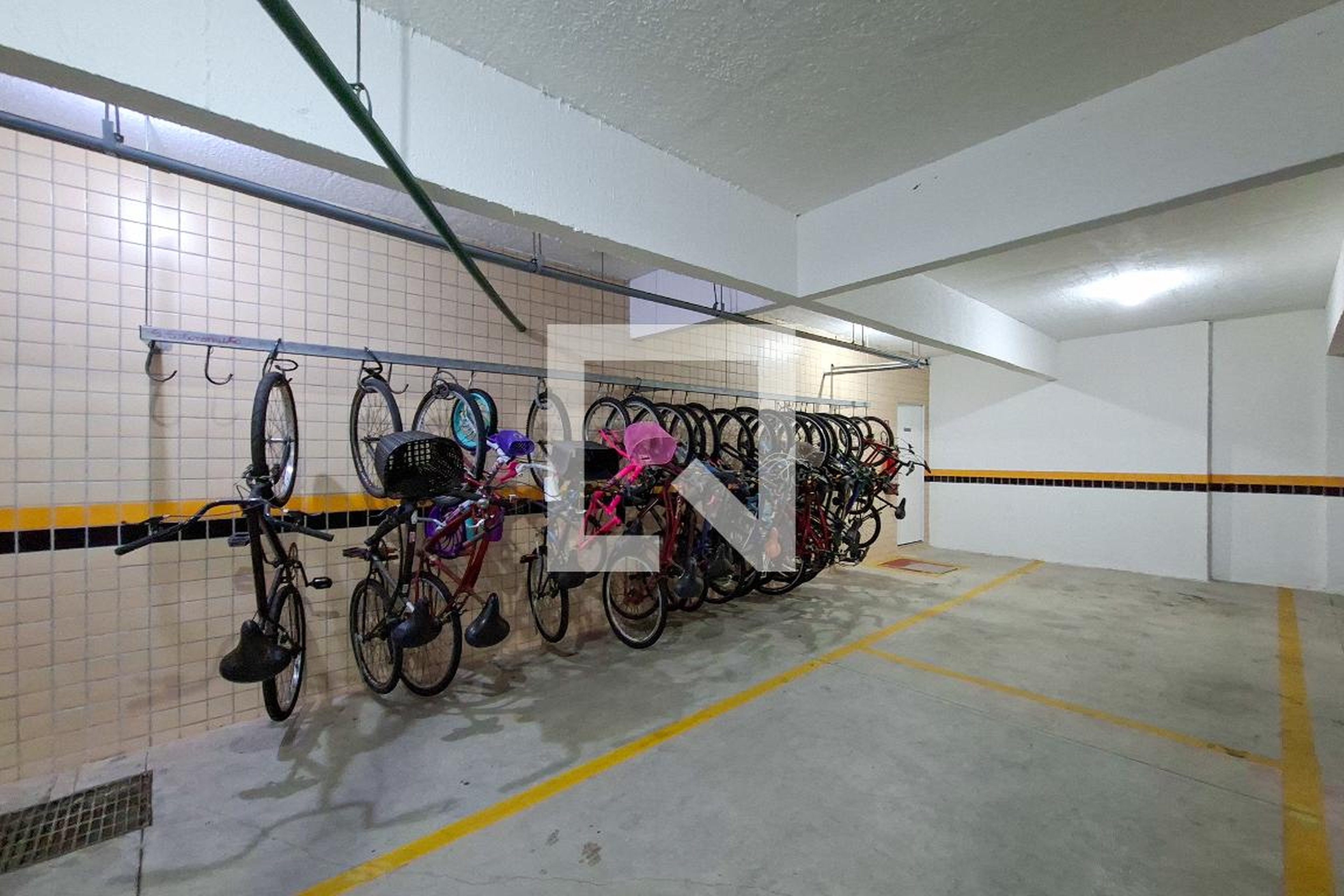 Bicicletário - LA Premier II