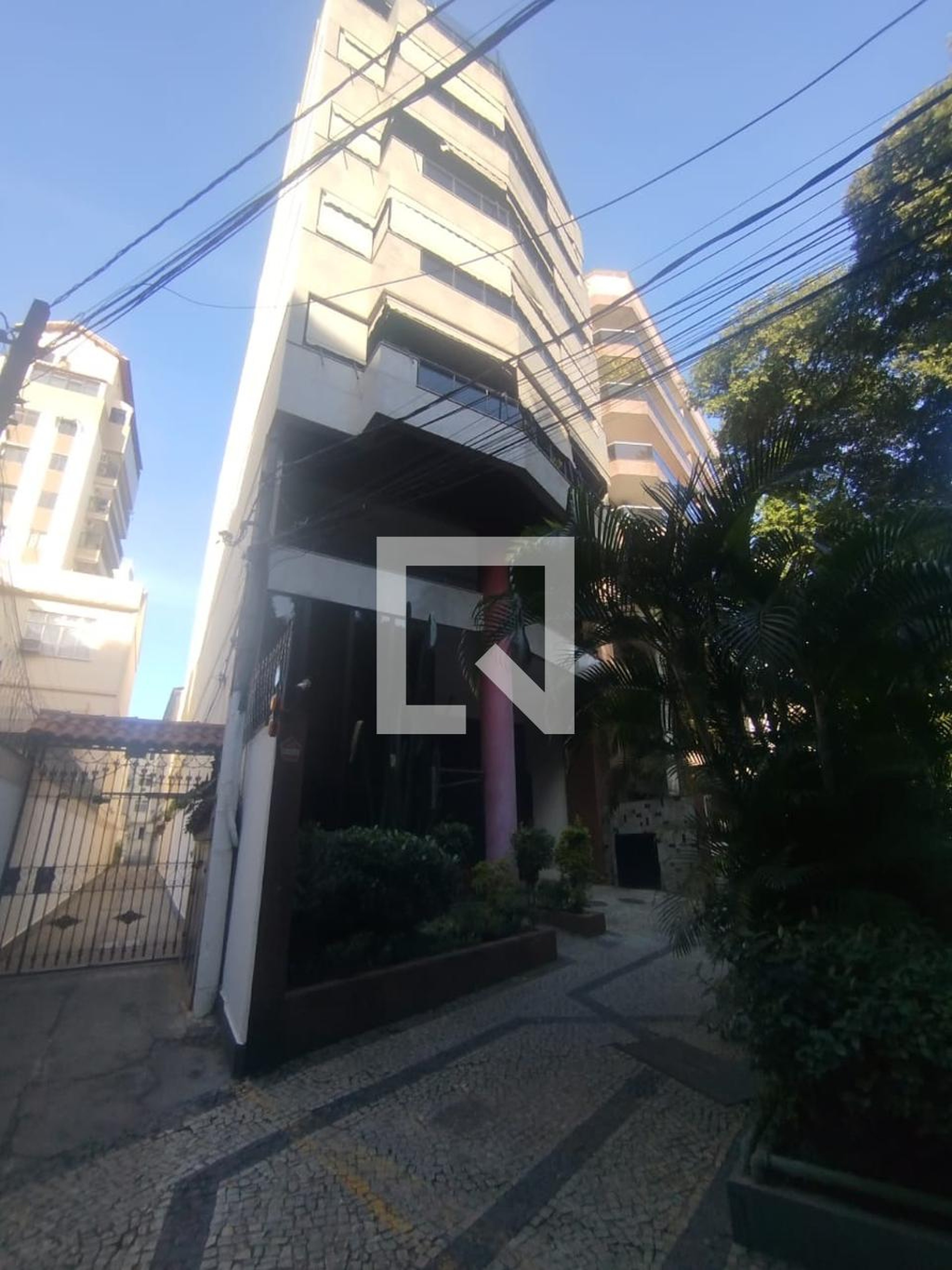 Fachada Condomínio em Rua Dona Delfina, 160