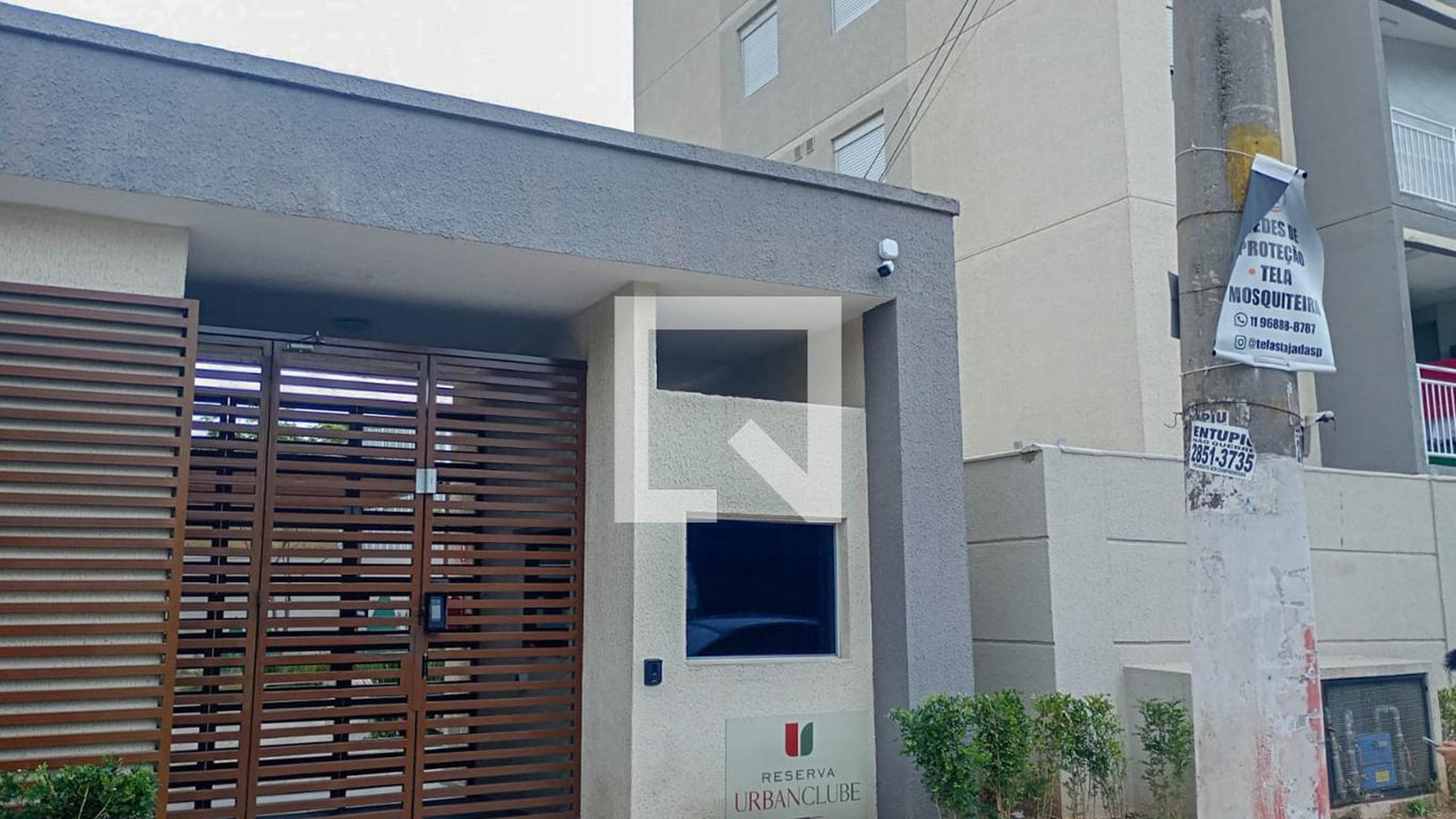 Fachada Condomínio em Rua Pascoal Giampaoli, 137