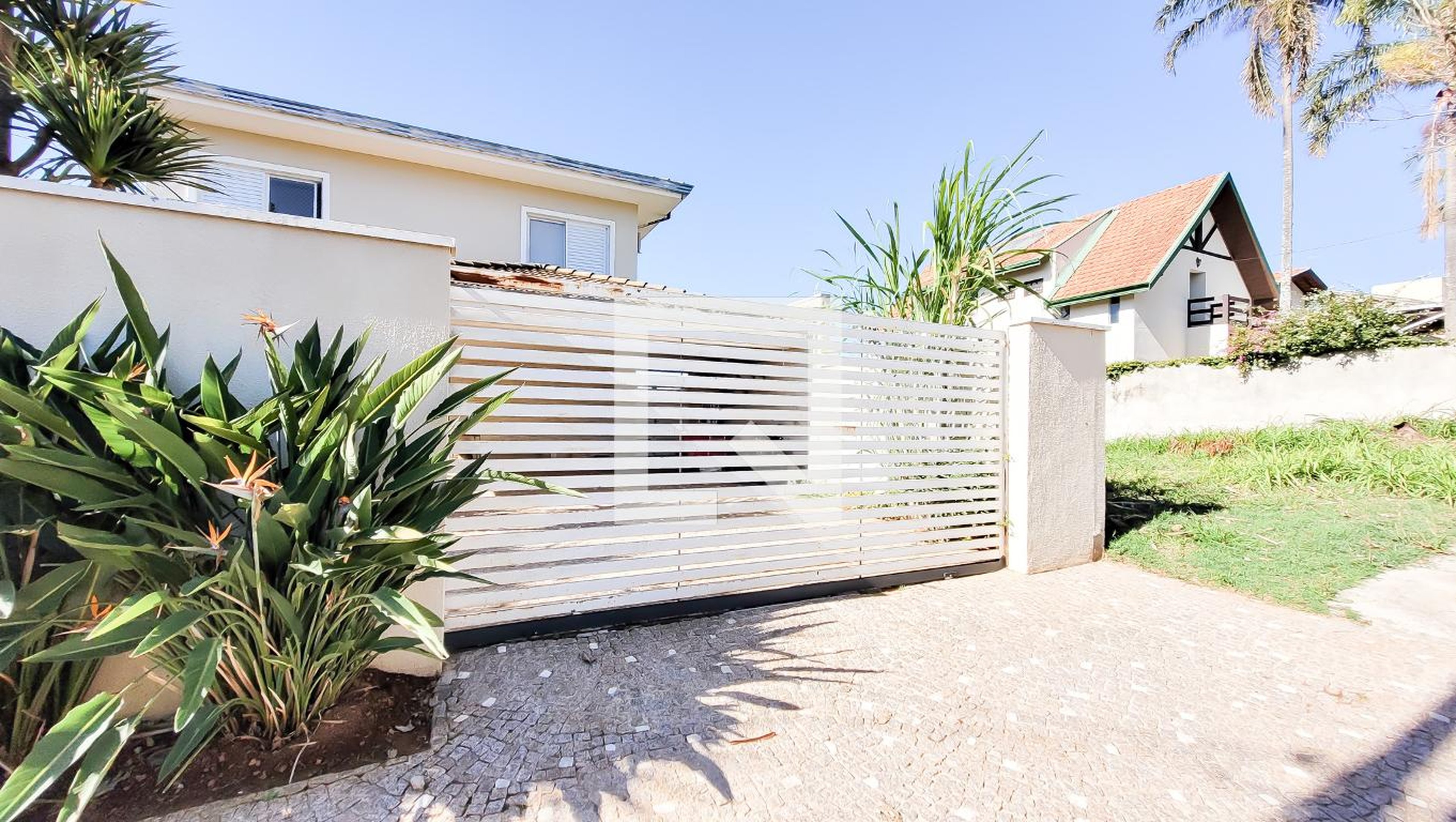 Fachada Condomínio em Rua Quitandinha, 21