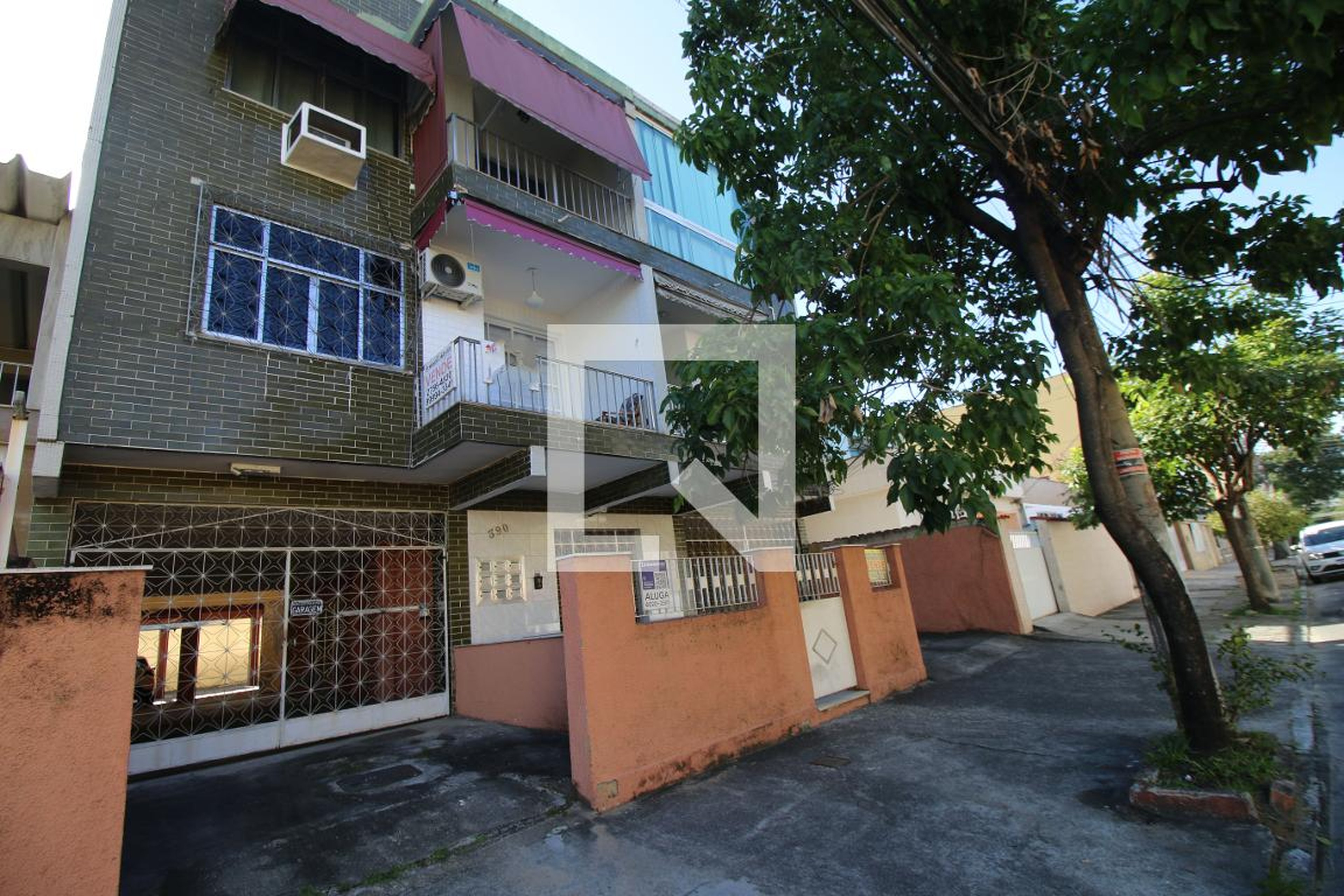 Fachada do Prédio Condomínio Bairro Araujo