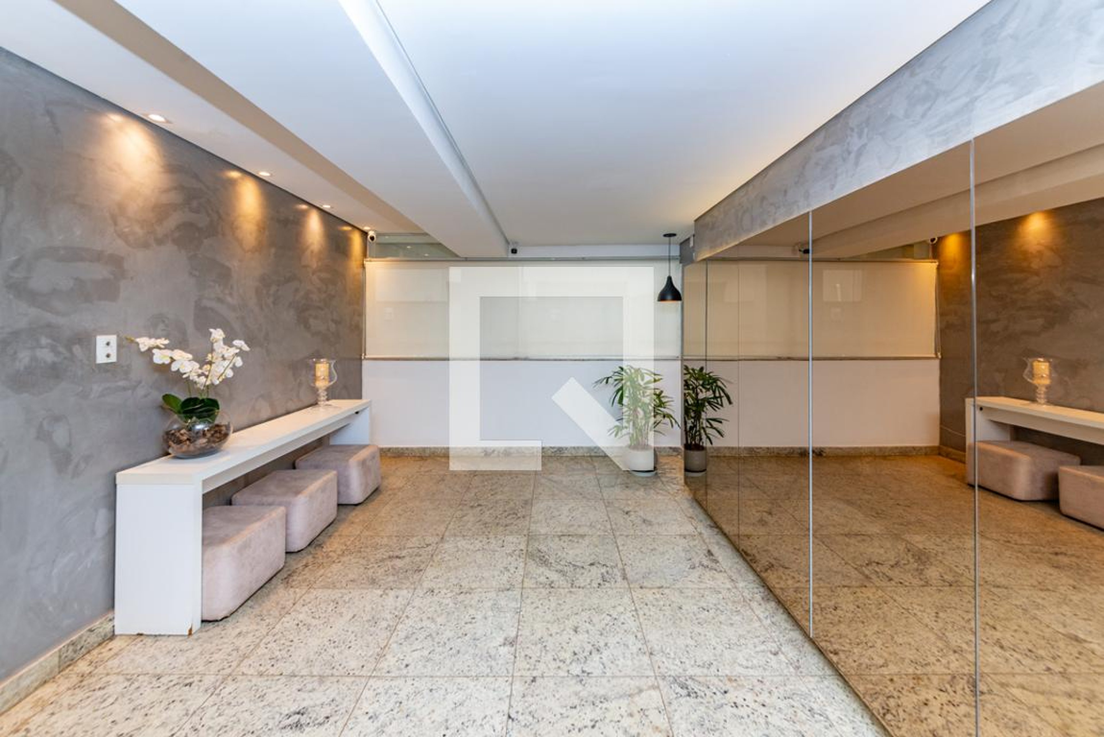 Hall de Entrada Condomínio em Rua Geraldo Lúcio Vasconcelos, 715