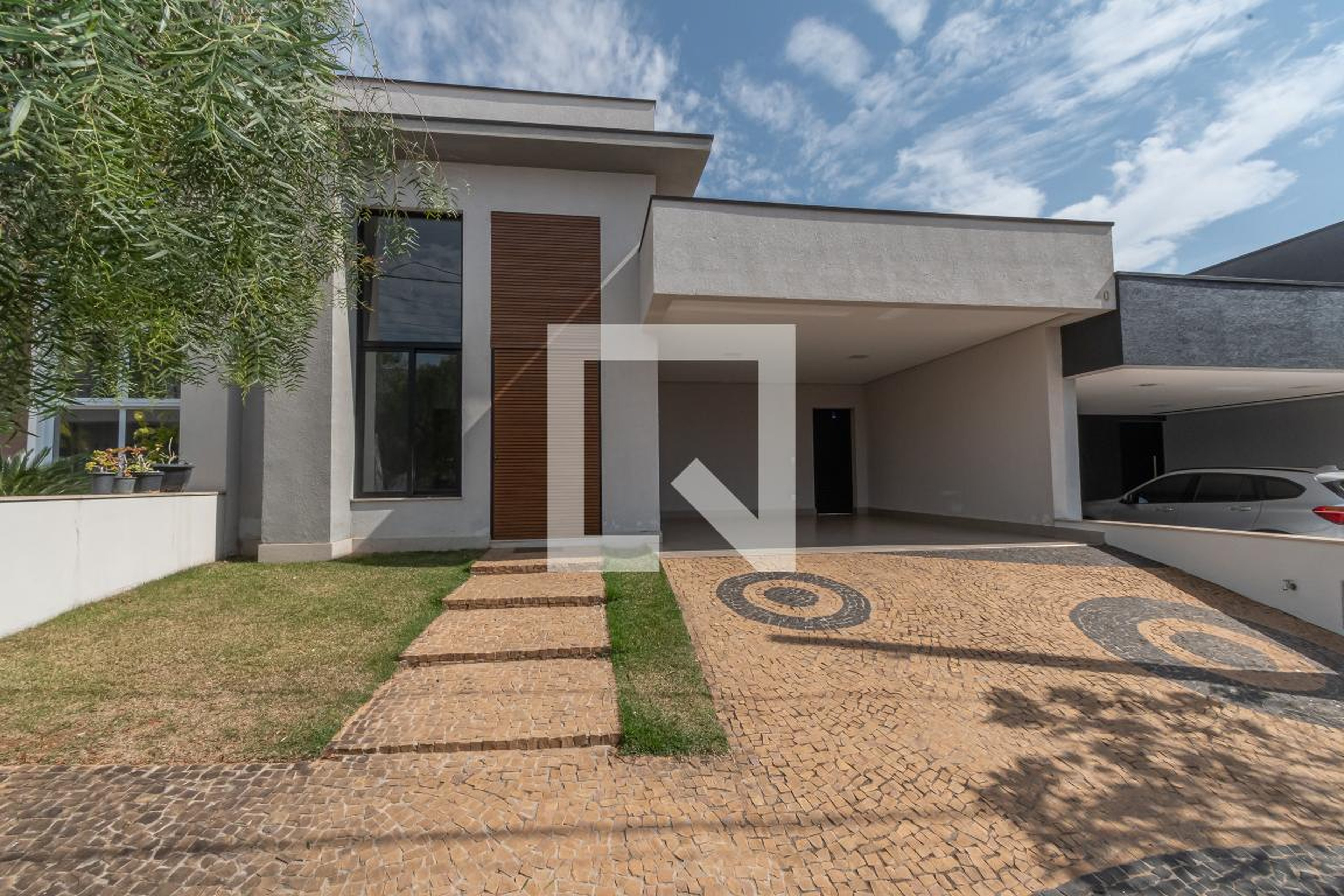 Fachada Condomínio em R. Amarílis, 40