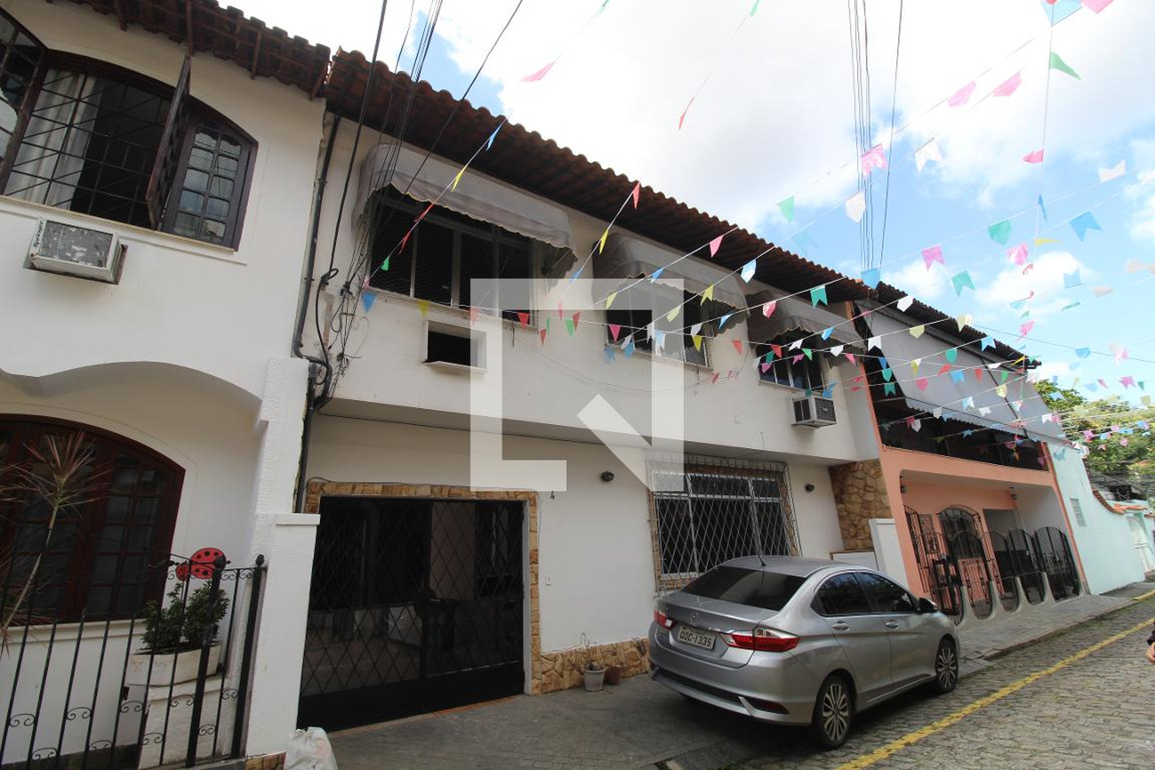 Fachada Condomínio em Rua Tirol, 641