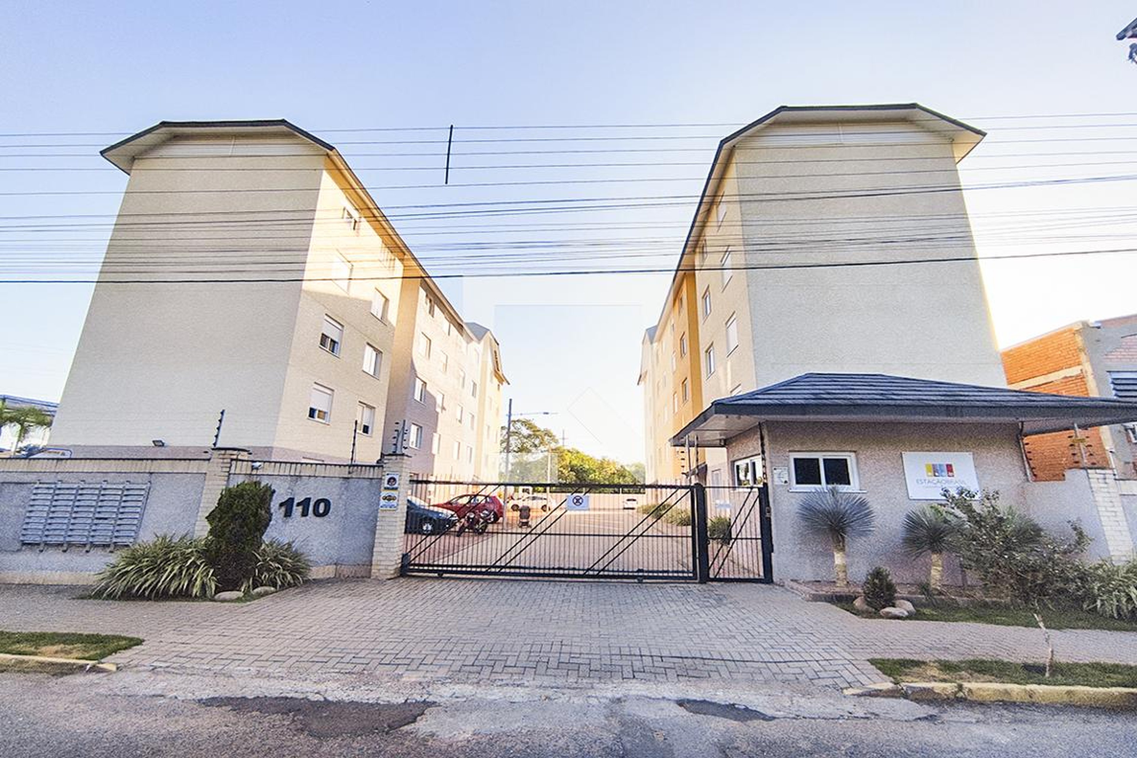 Fachada Condomínio em Rua Guanabara, 230