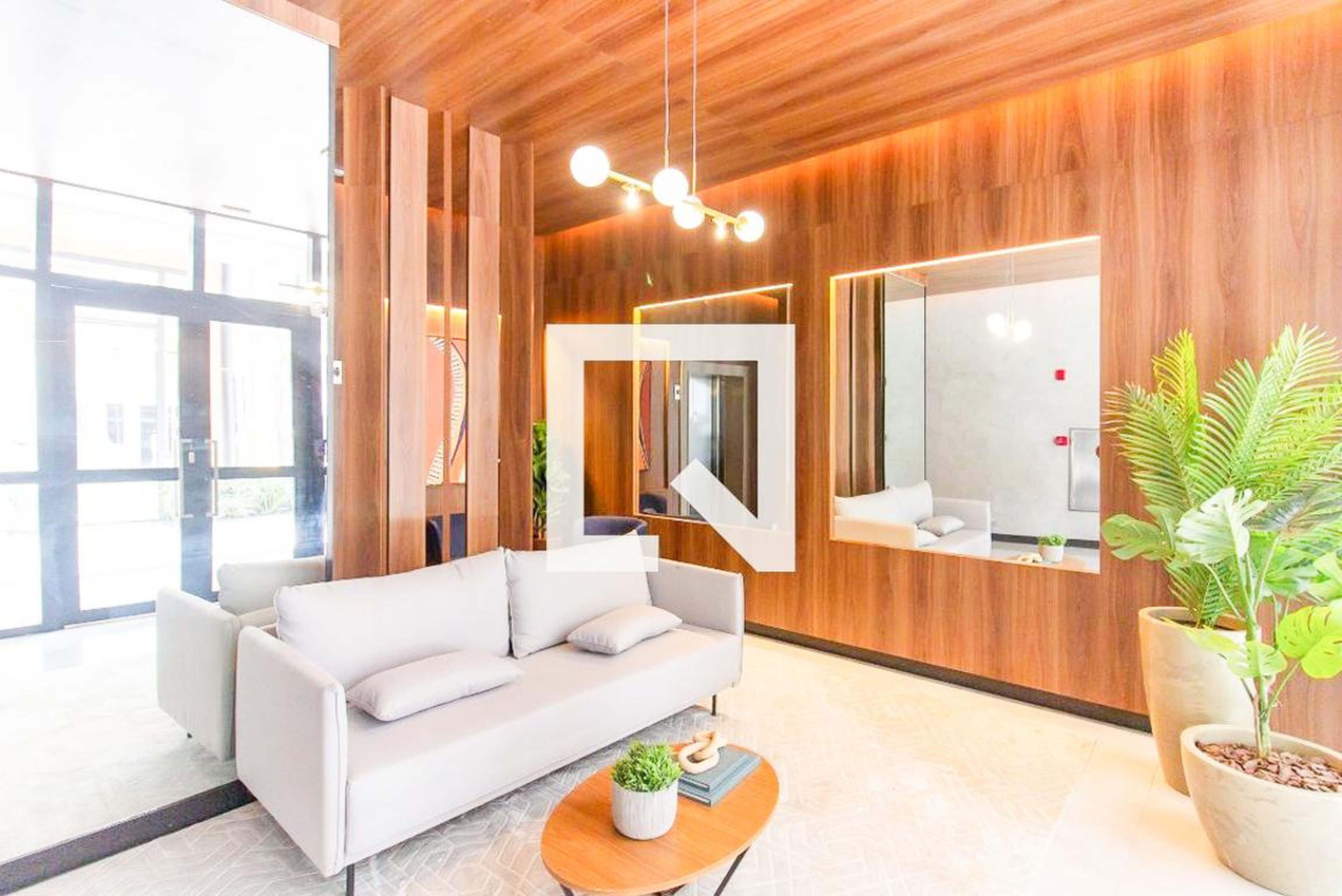 Hall - Upper West Perdizes