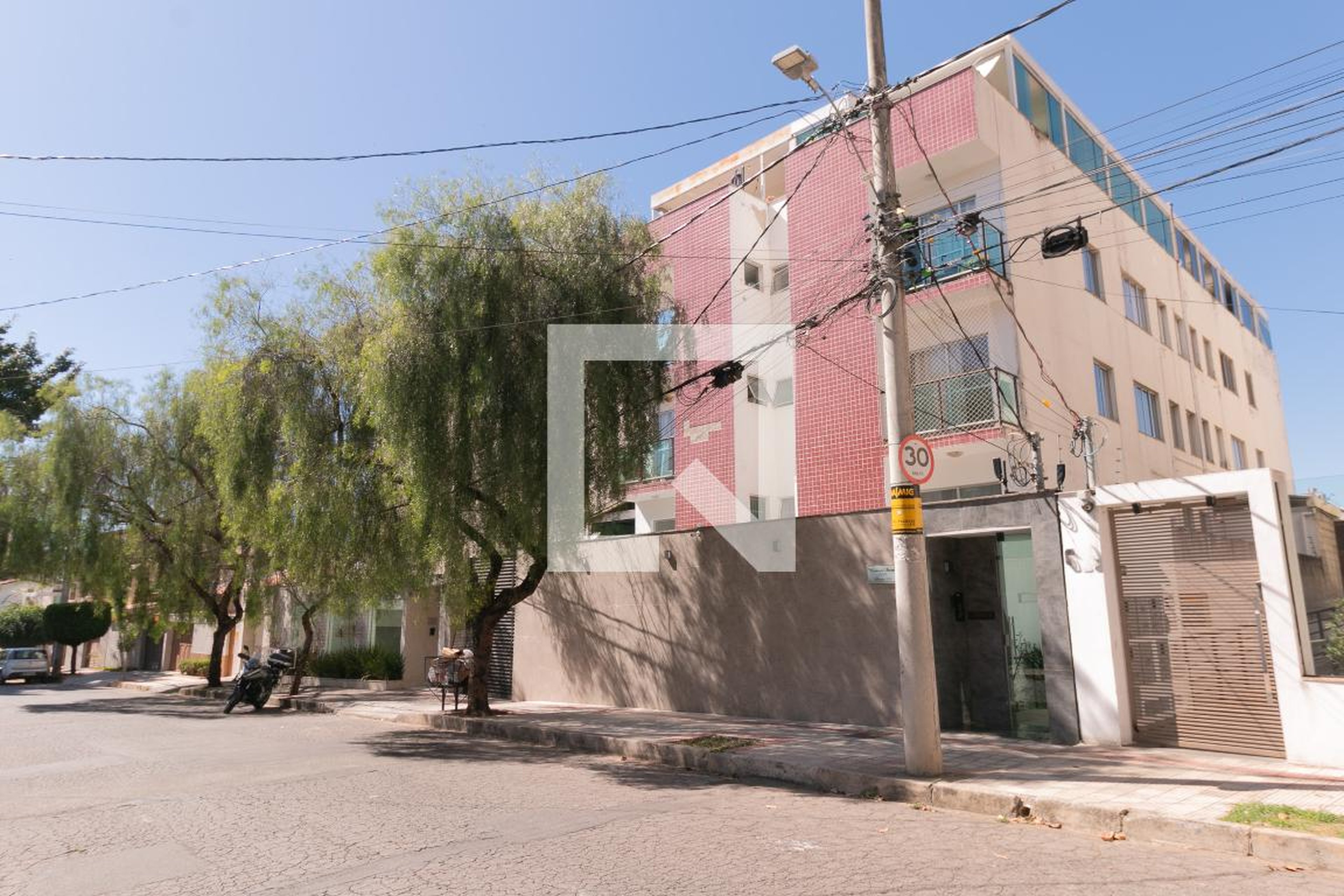 Fachada Condomínio em Rua Castelo Setúbal, 720